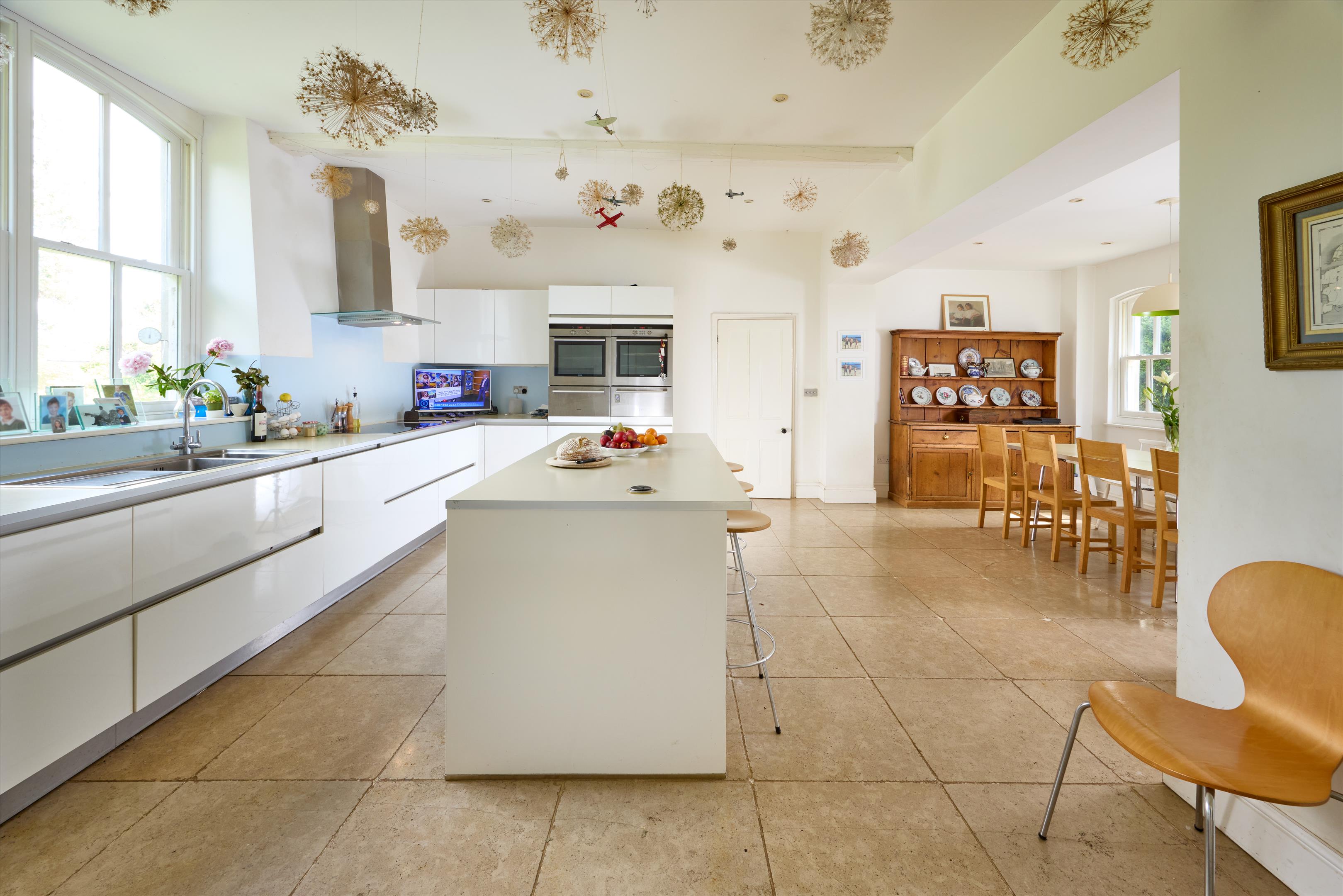 Ascott-Under-Wychwood, Chipping Norton, Oxfordshire, OX7
