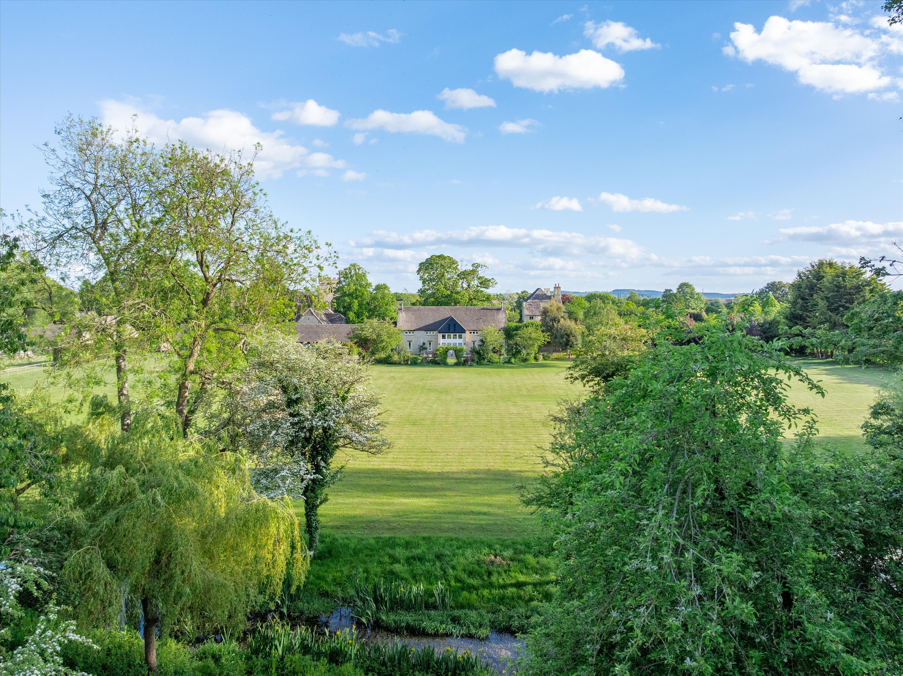 Clanfield, Oxfordshire OX18