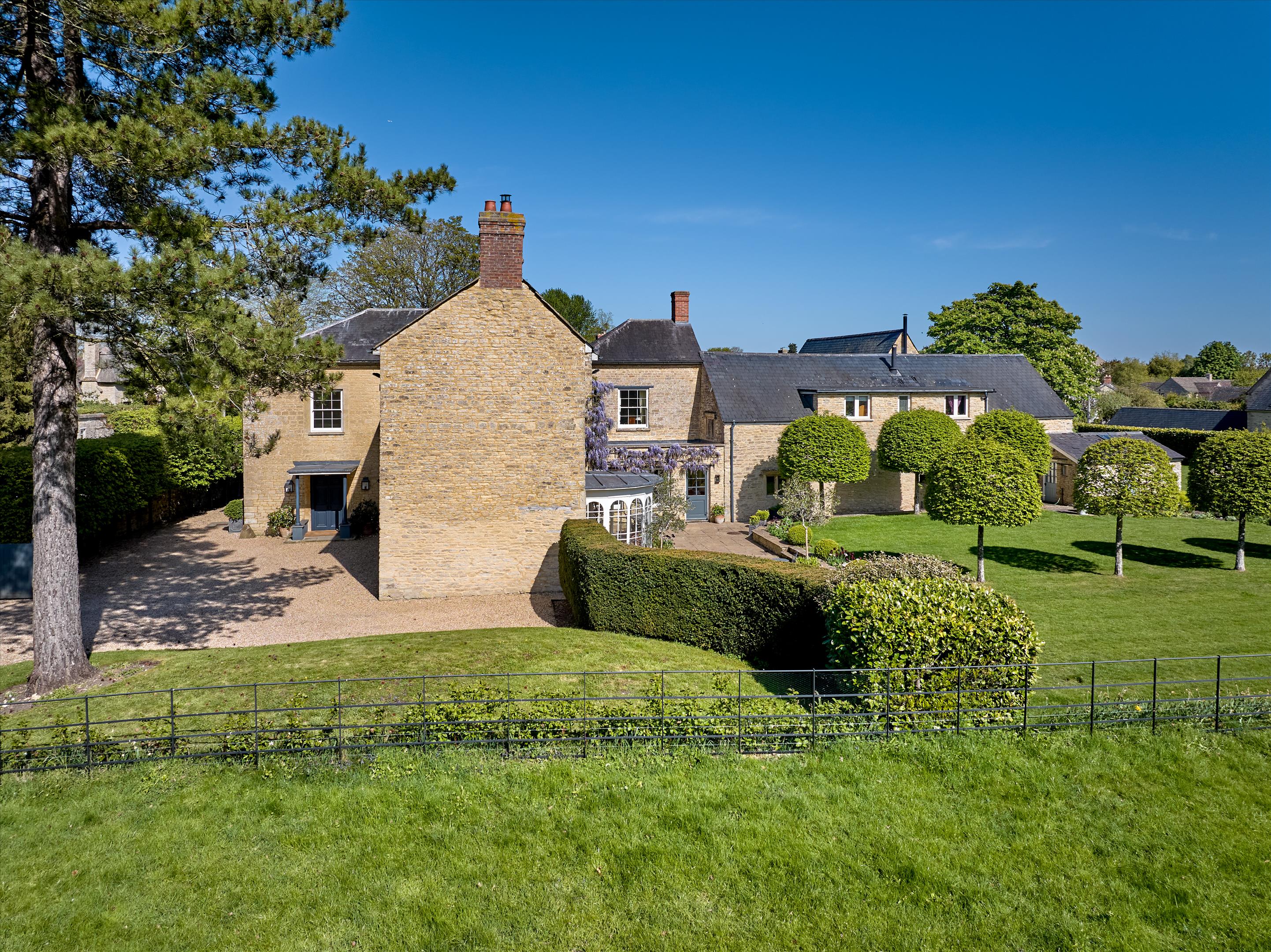 Court Farm House, Fritwell, Oxfordshire, OX27