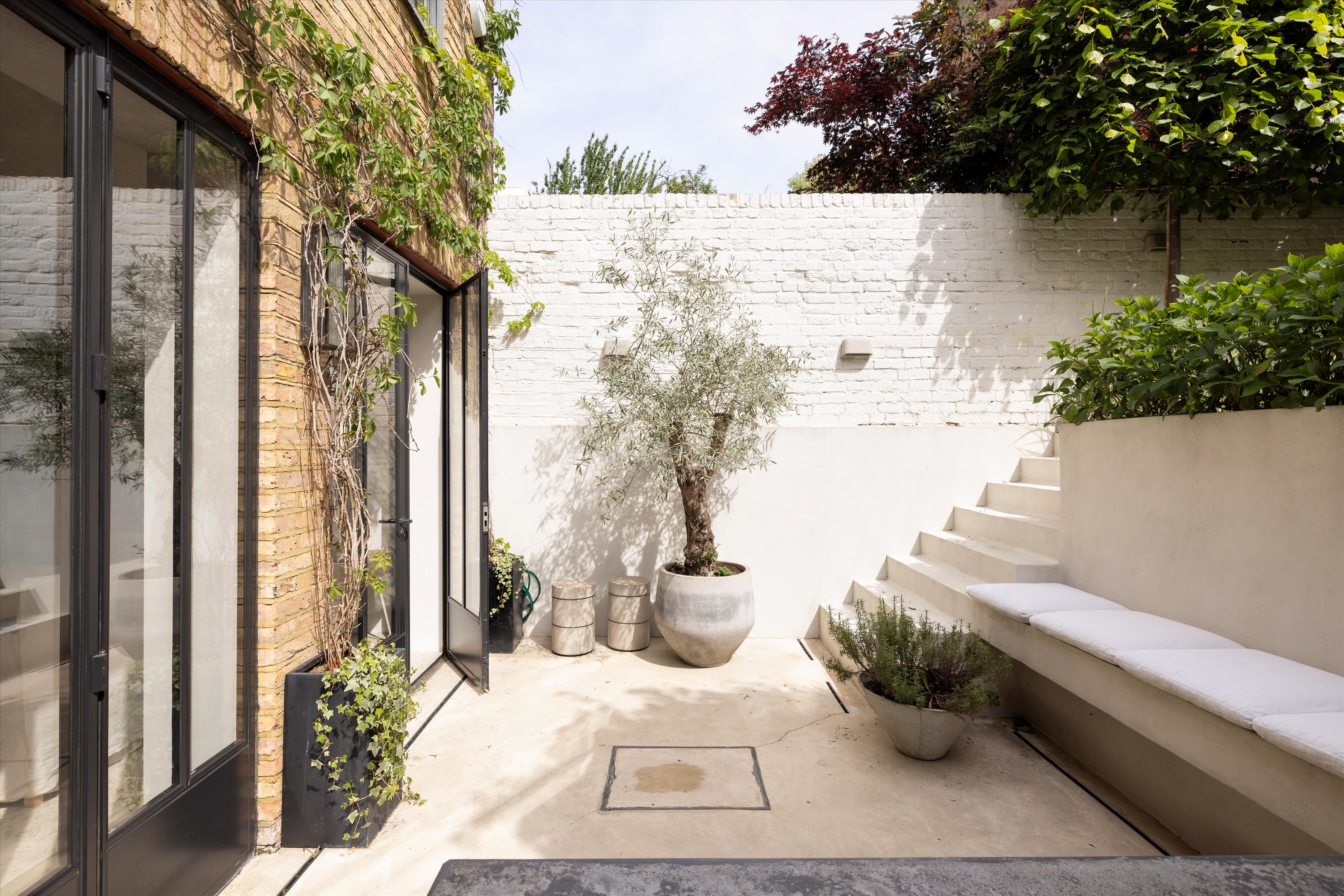 Liverpool Road, Islington, London N1