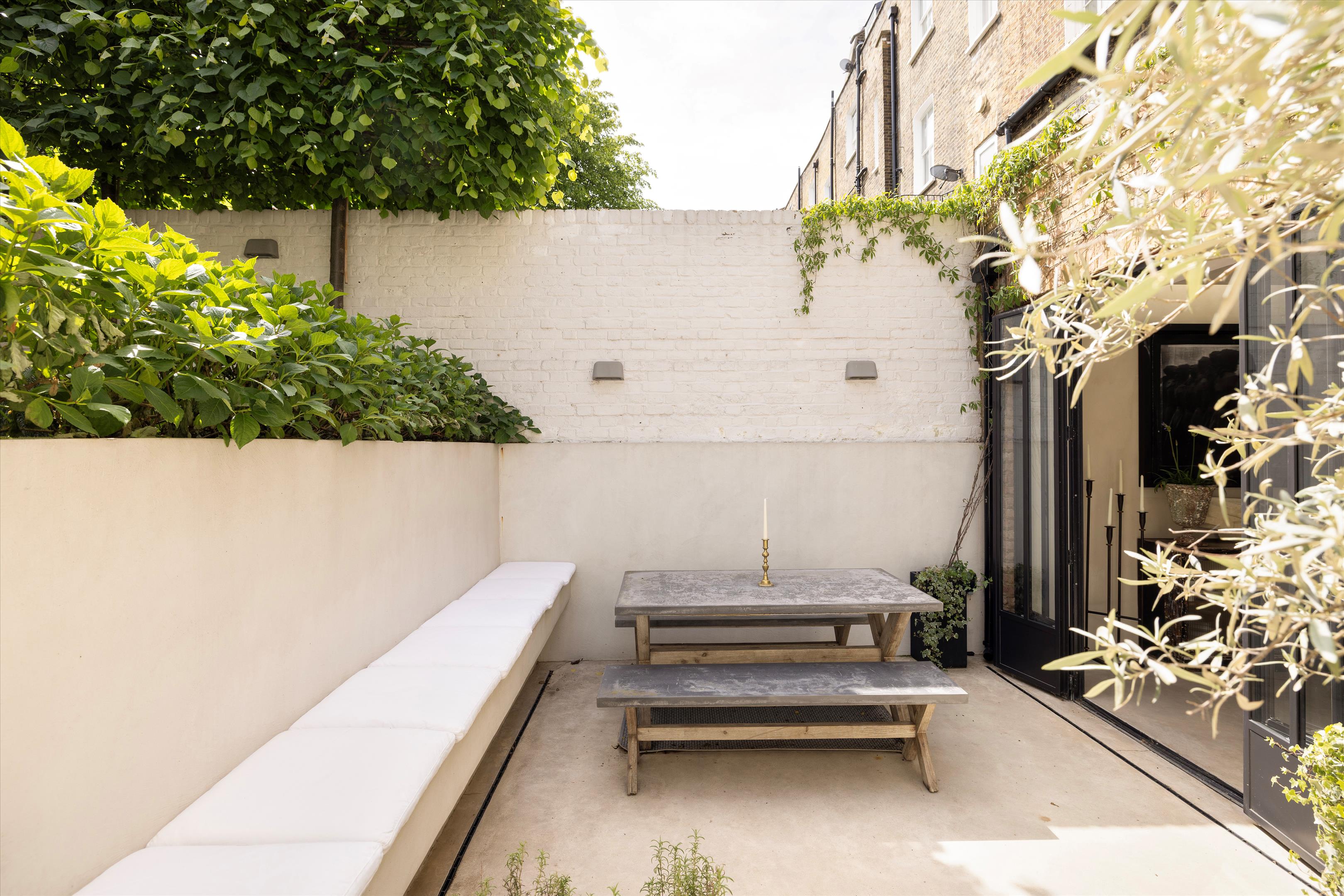 Liverpool Road, Islington, London N1