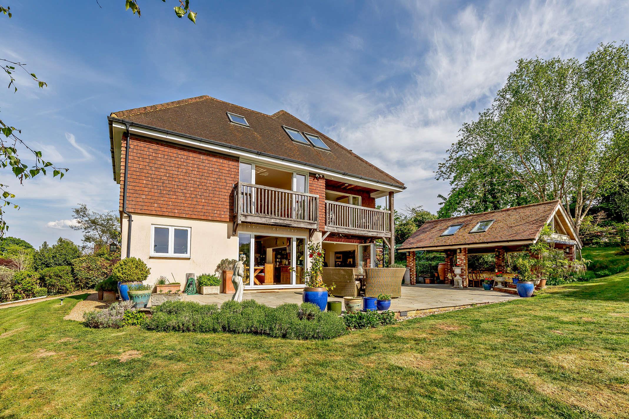 Seale Lane, Puttenham, Guildford, Surrey GU3 1AX