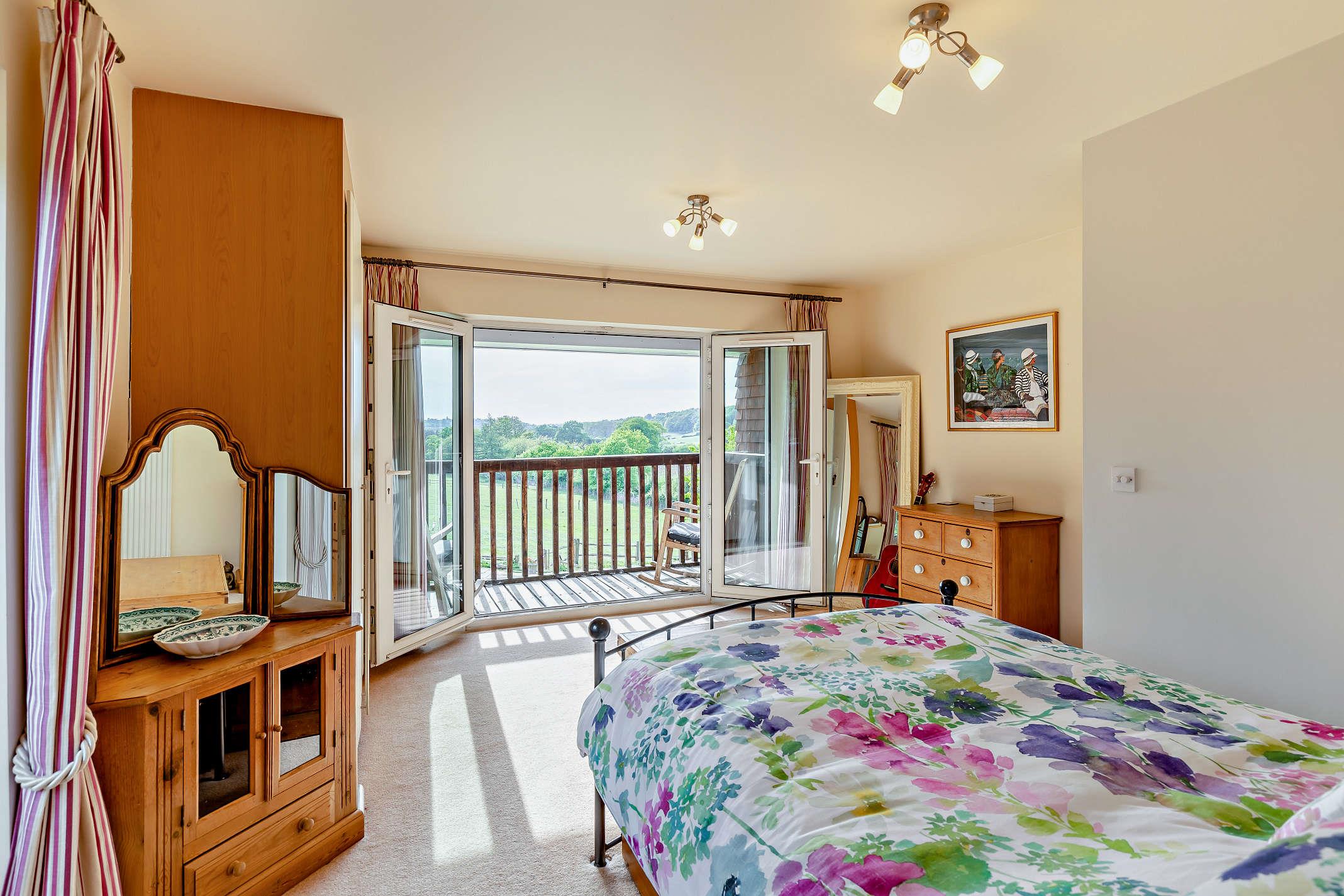 Seale Lane, Puttenham, Guildford, Surrey GU3 1AX