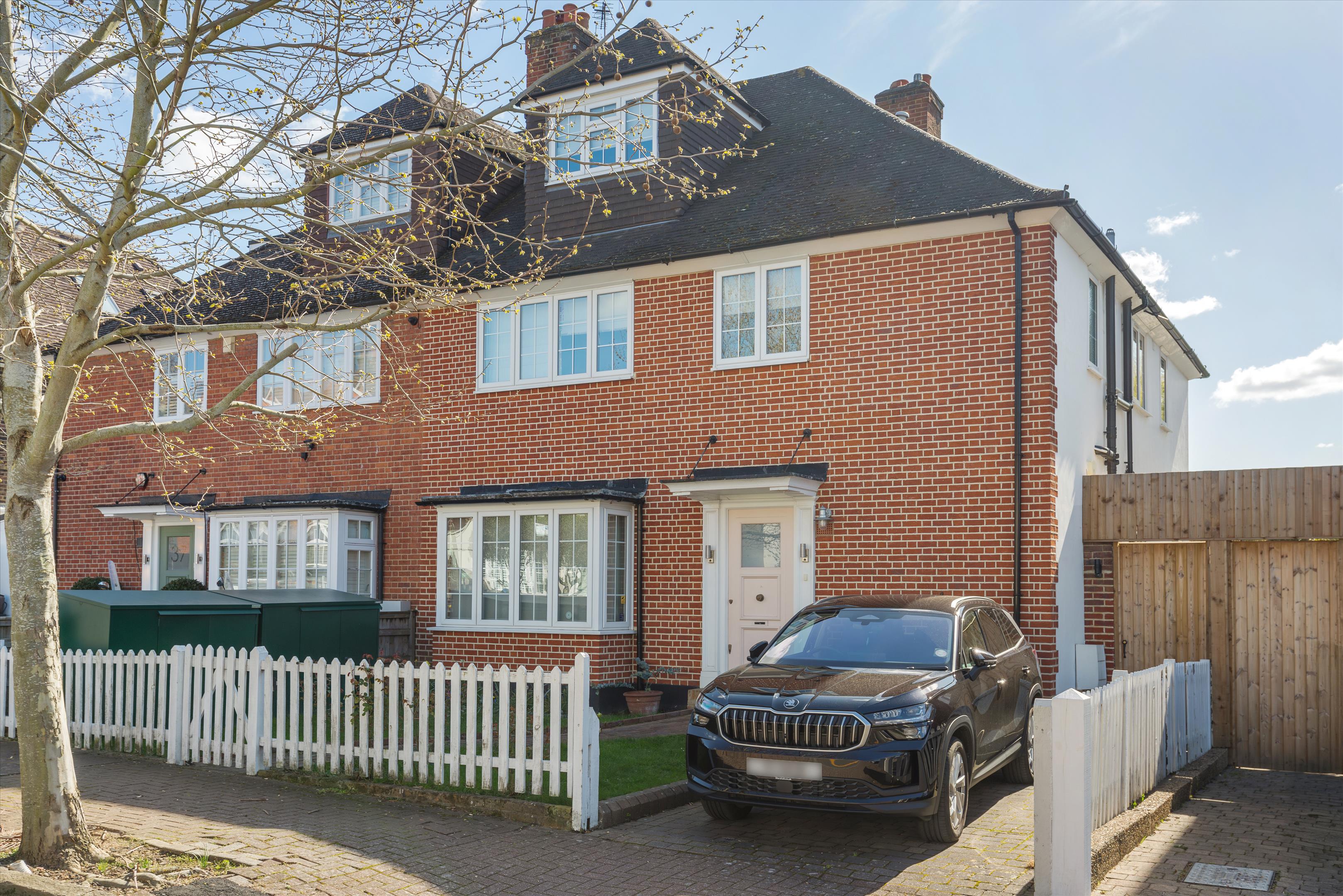 Herondale Avenue, Wandsworth, London SW18.