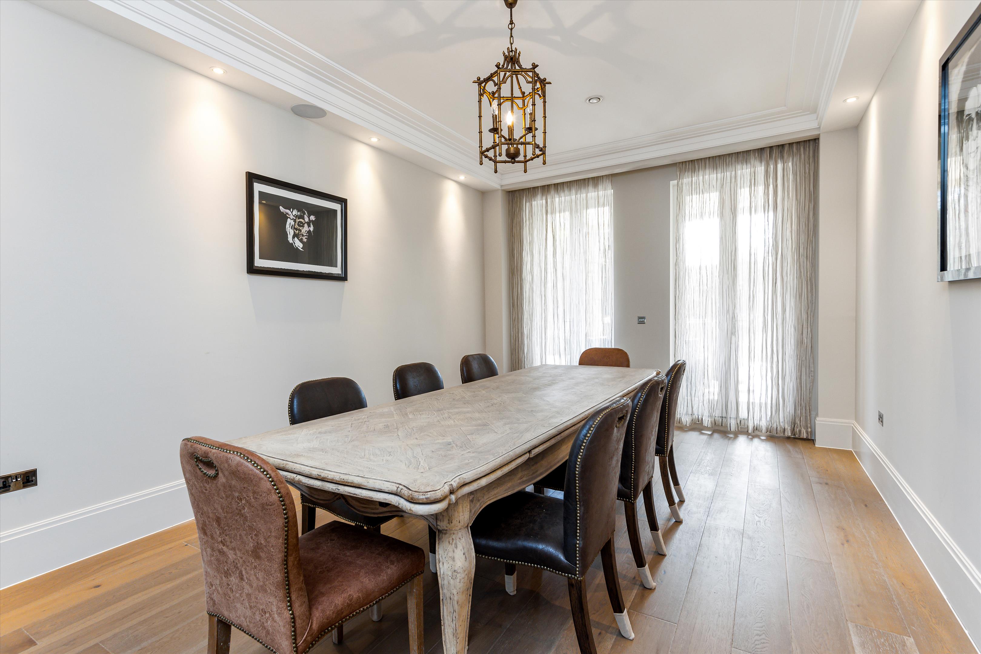 Birds Hill Rise, Oxshott, Leatherhead, Surrey, KT22