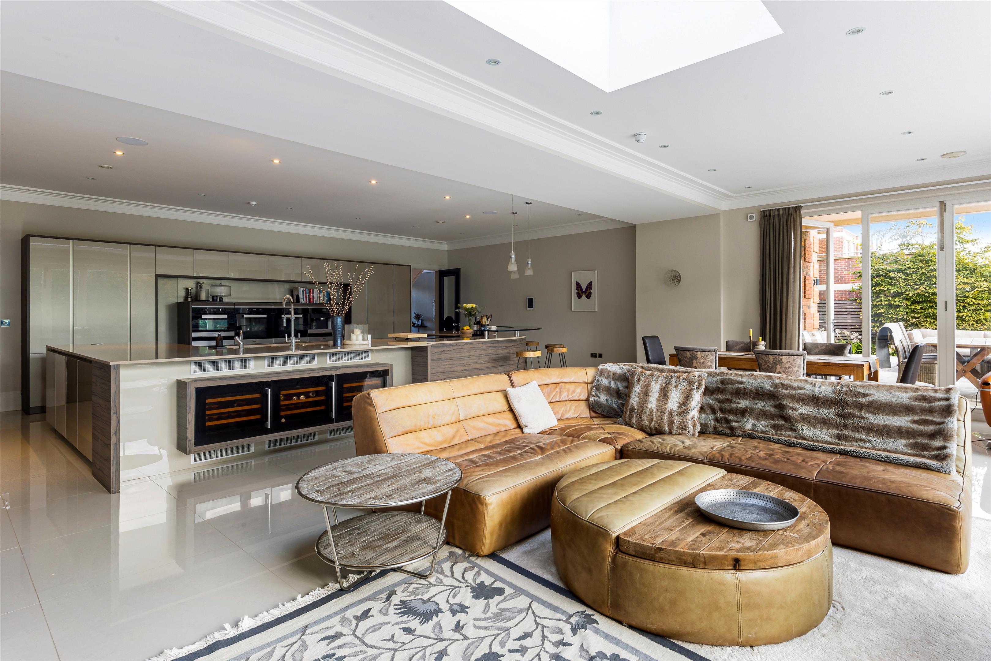 Birds Hill Rise, Oxshott, Leatherhead, Surrey, KT22