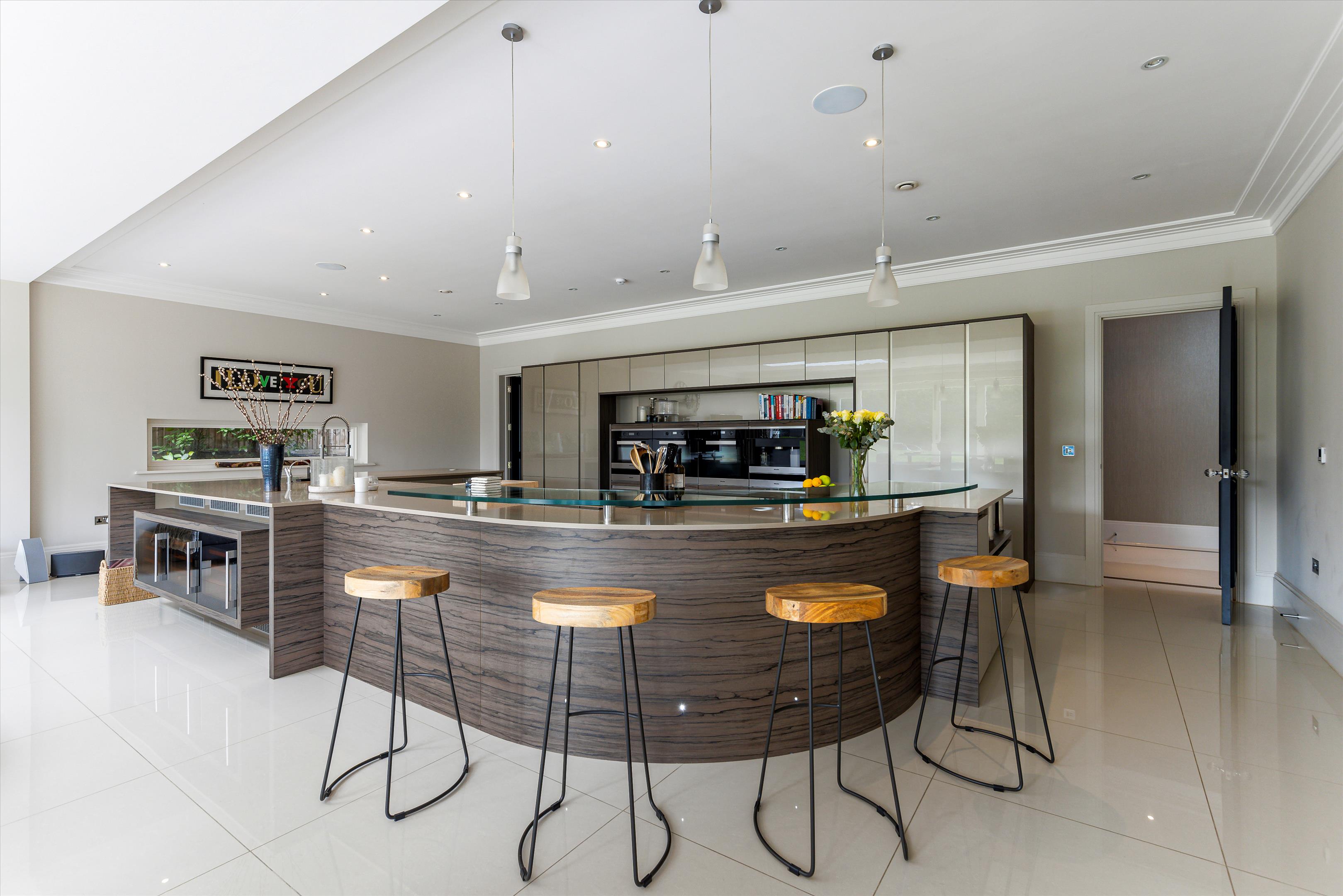 Birds Hill Rise, Oxshott, Leatherhead, Surrey, KT22