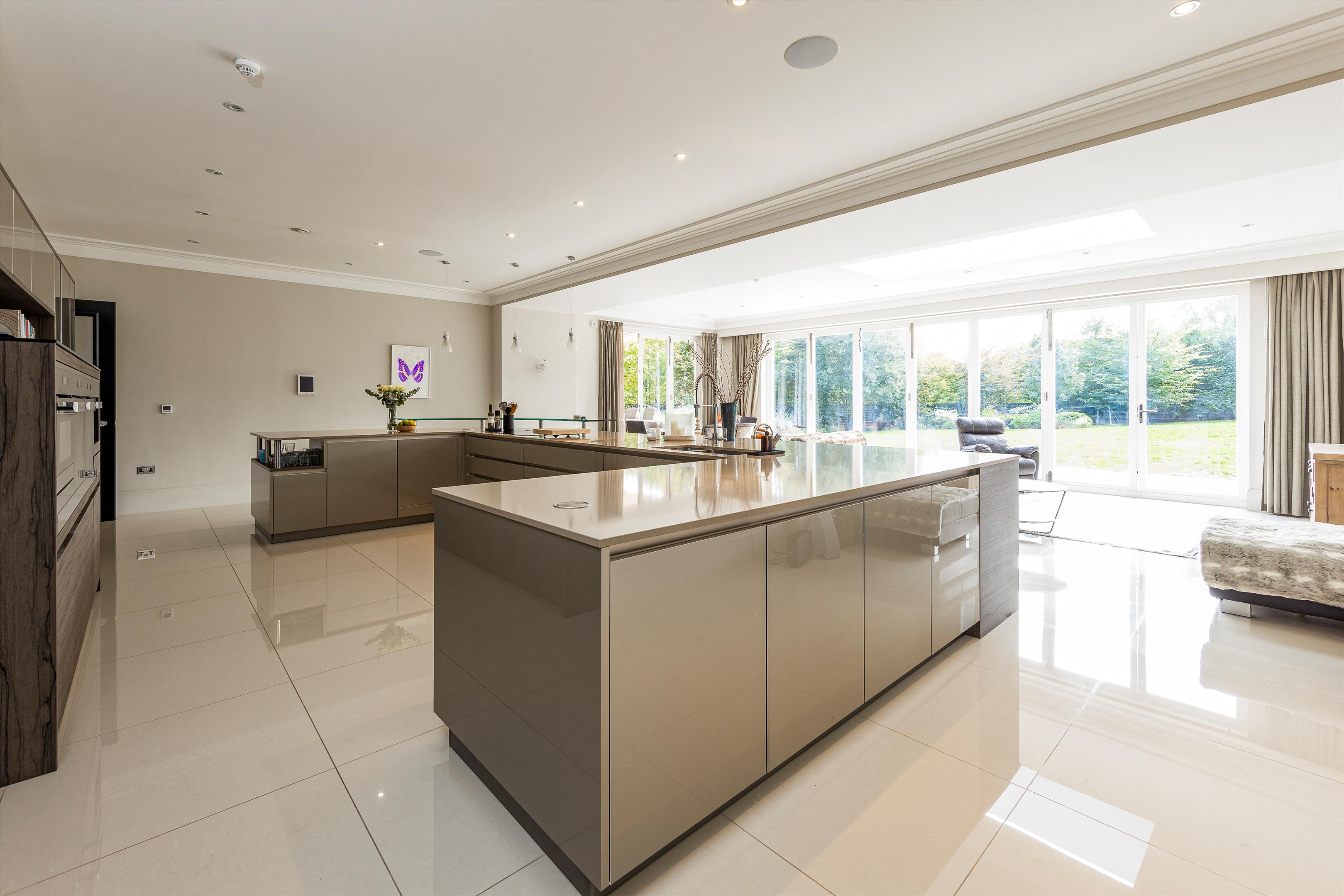 Birds Hill Rise, Oxshott, Leatherhead, Surrey, KT22