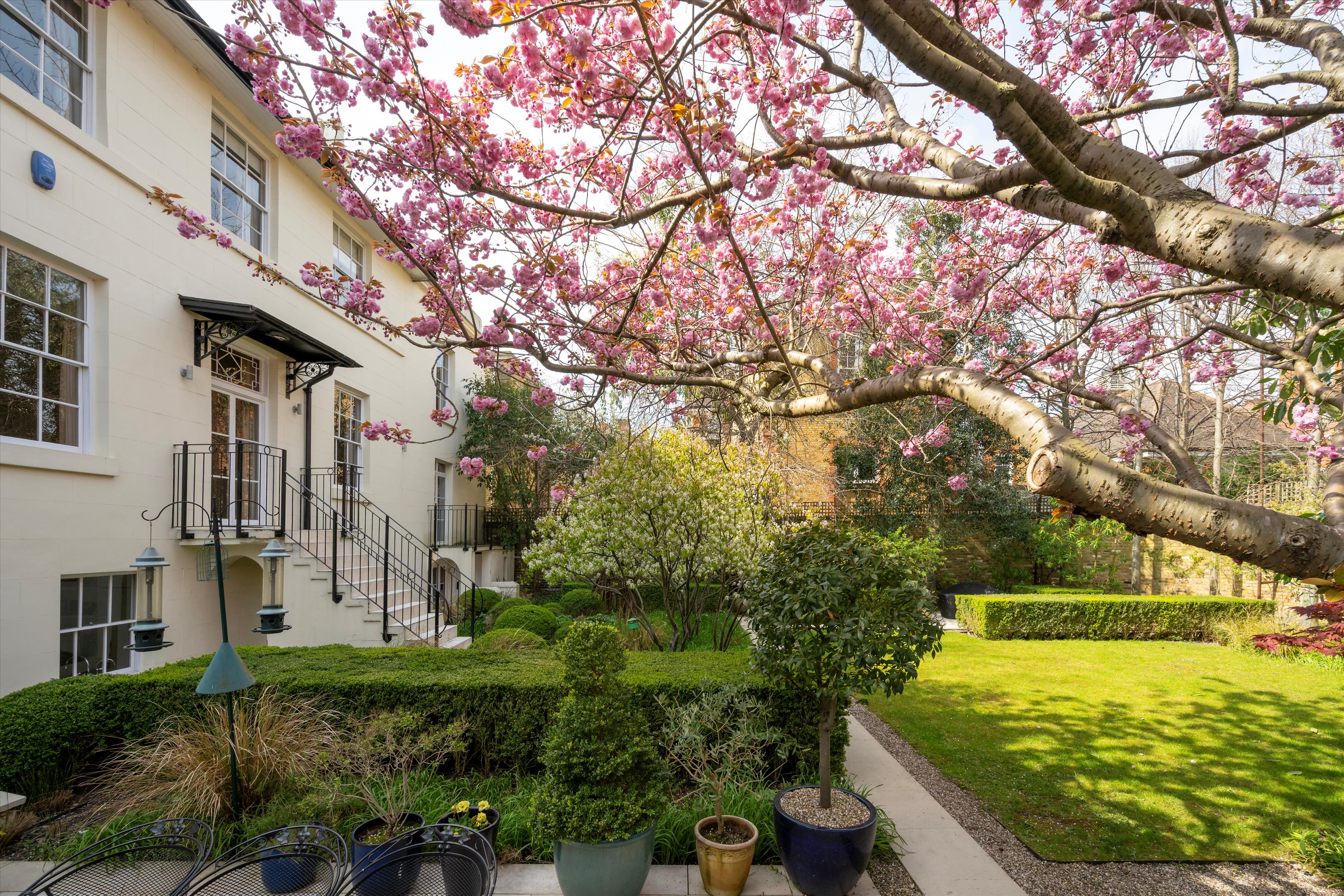 Barnsbury Park, London, N1.