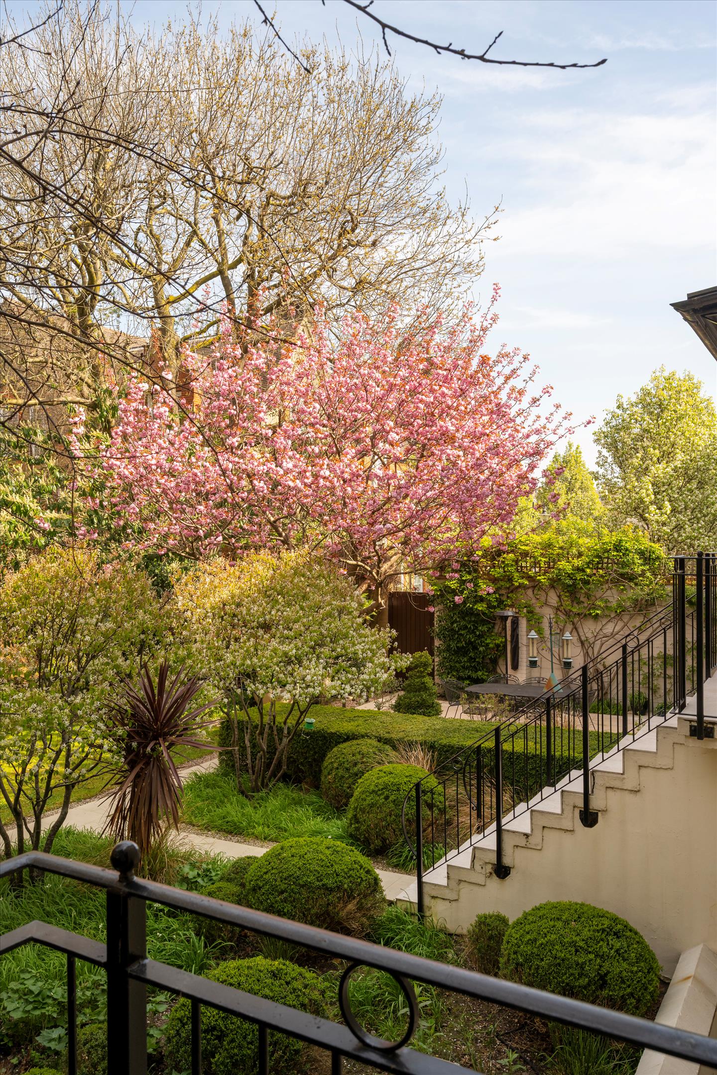 Barnsbury Park, London, N1.