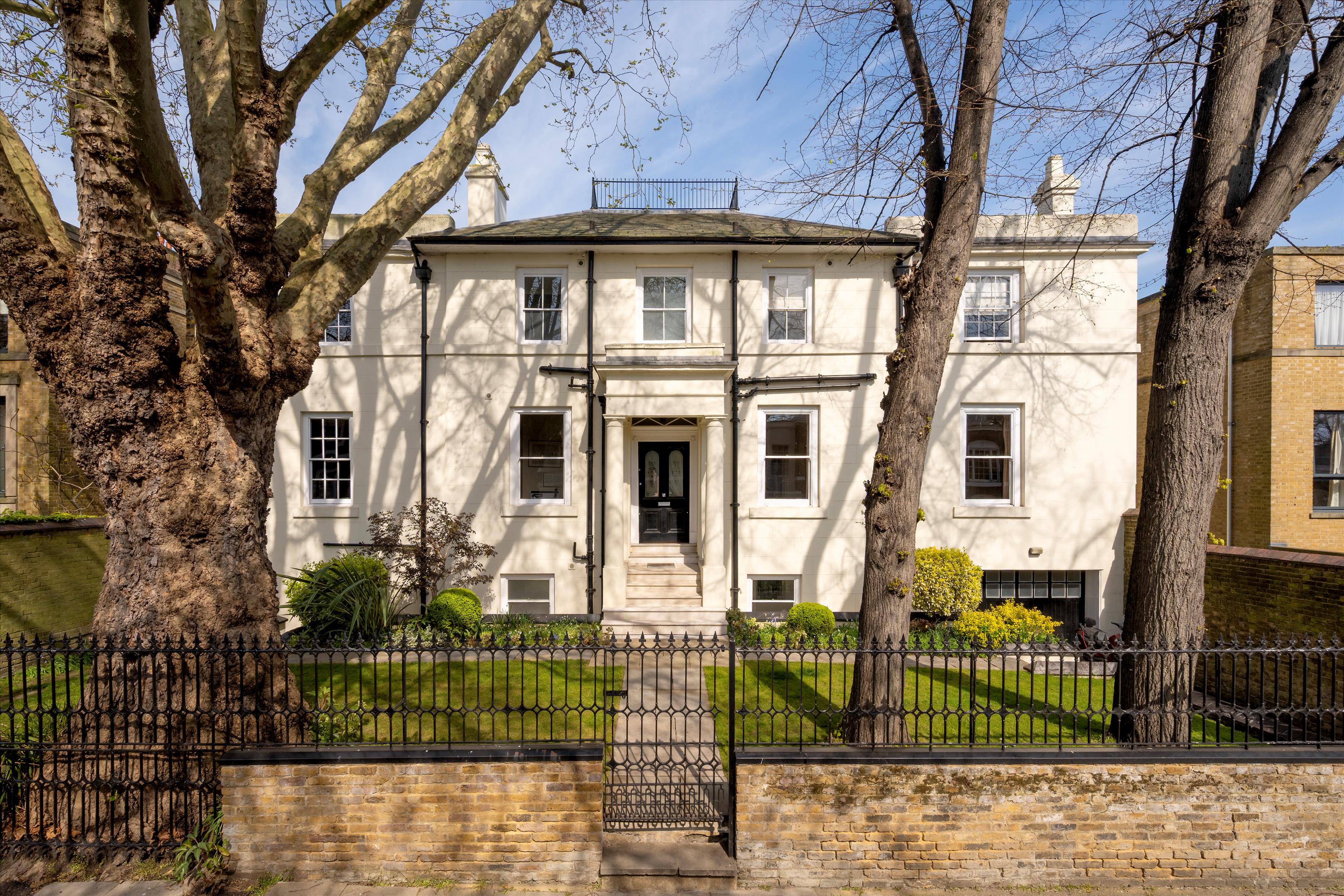 Barnsbury Park, London, N1.