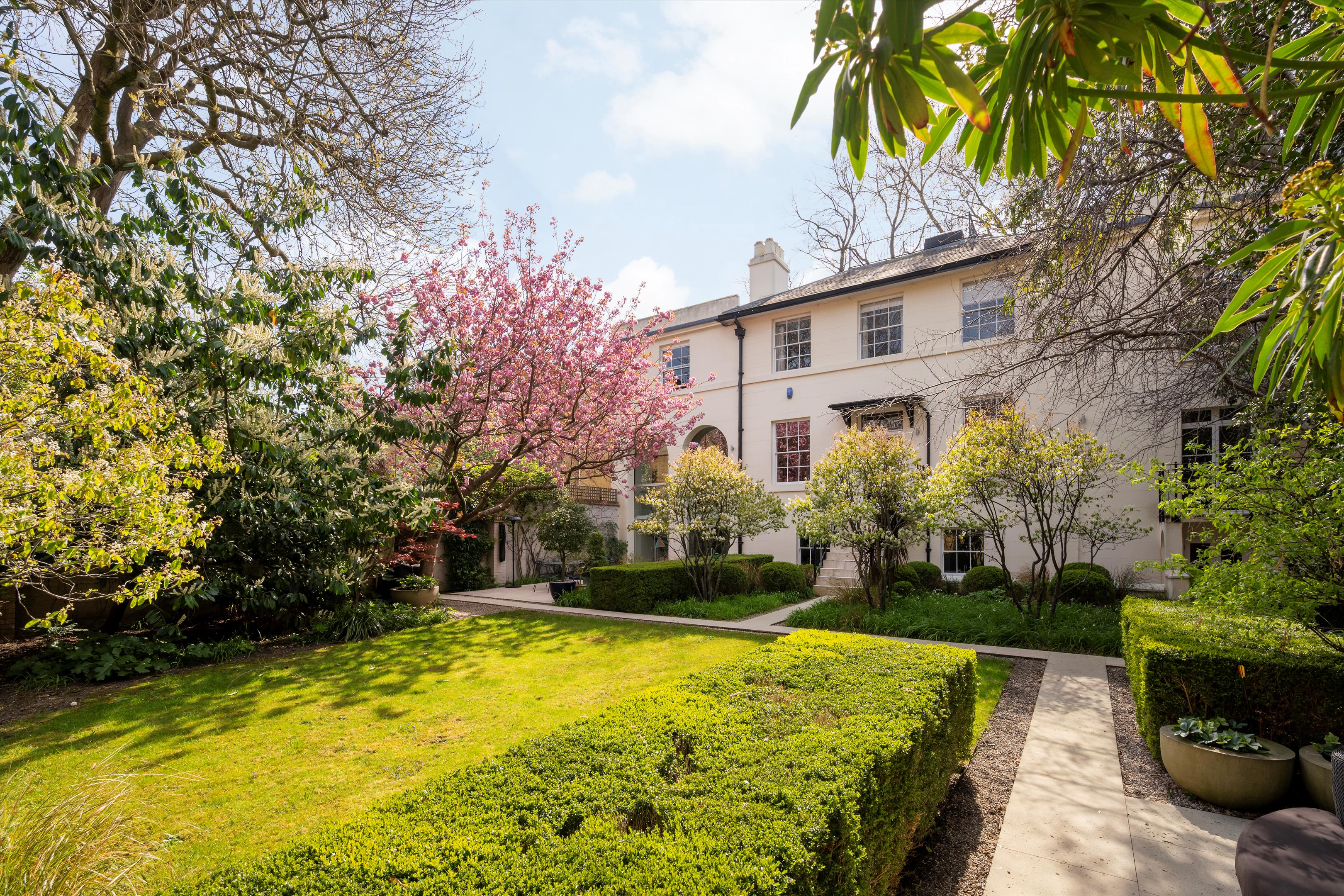 Barnsbury Park, London, N1.