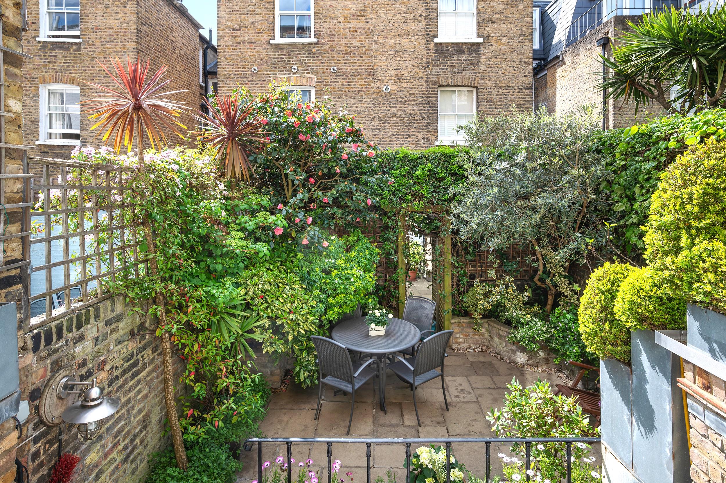 Epple Road, London, SW6