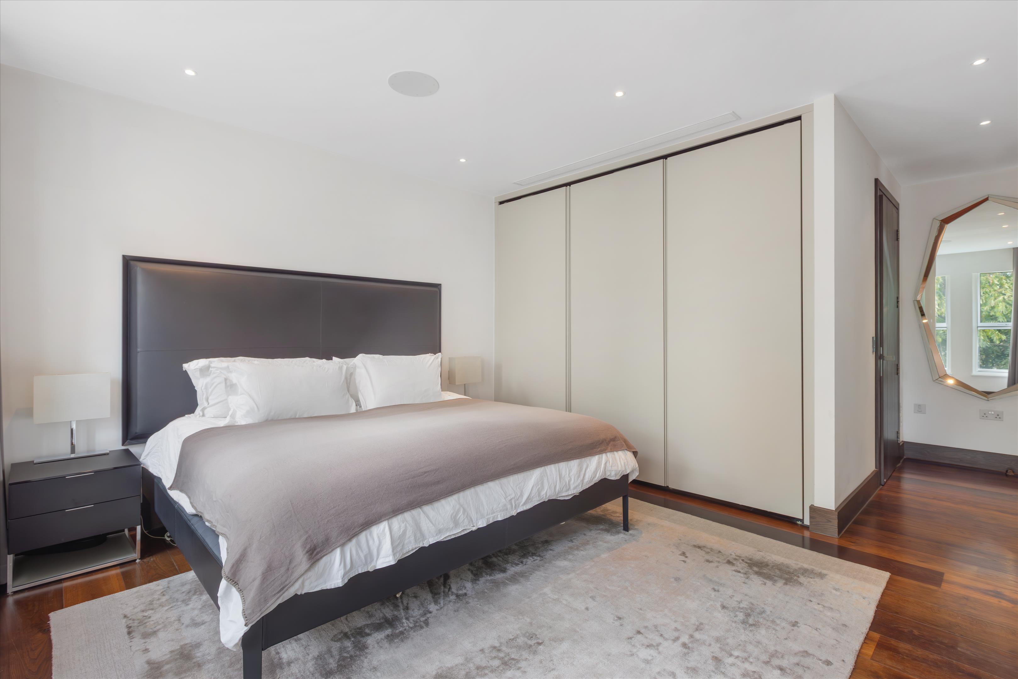 Logan Place, London, W8