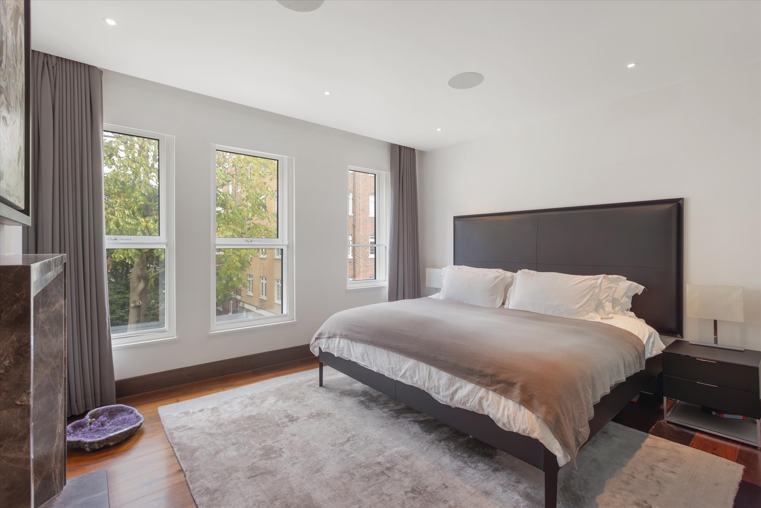 Logan Place, London, W8