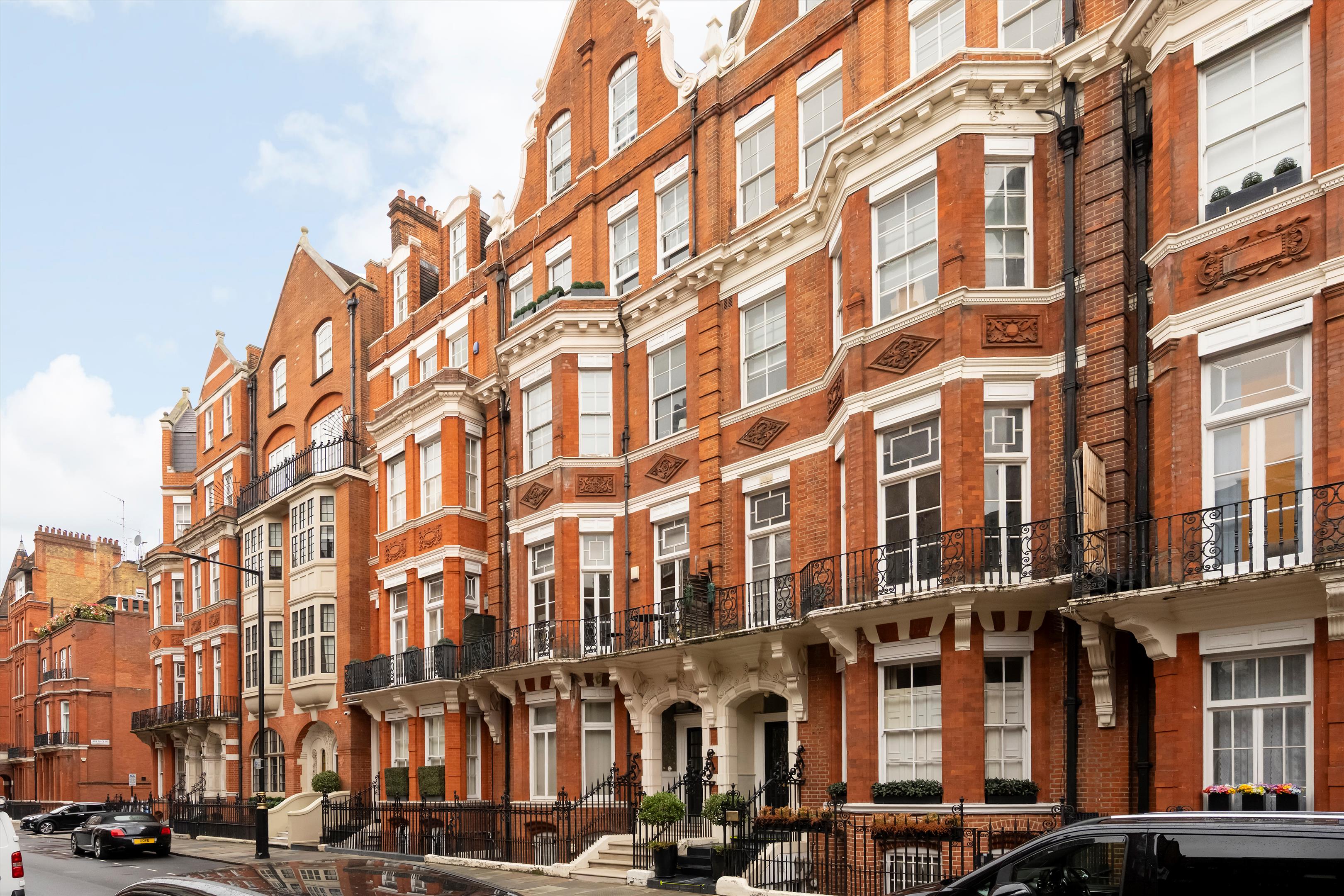 Green Street, London, W1K