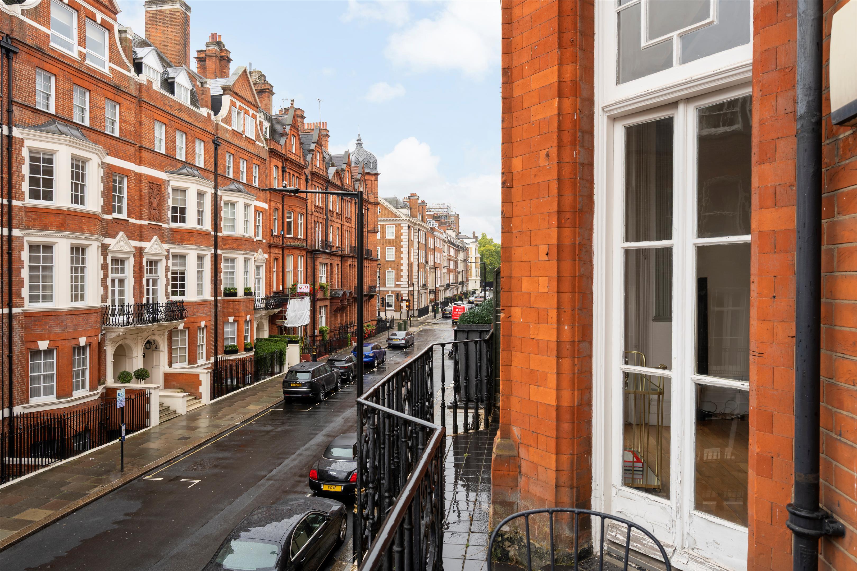 Green Street, London, W1K