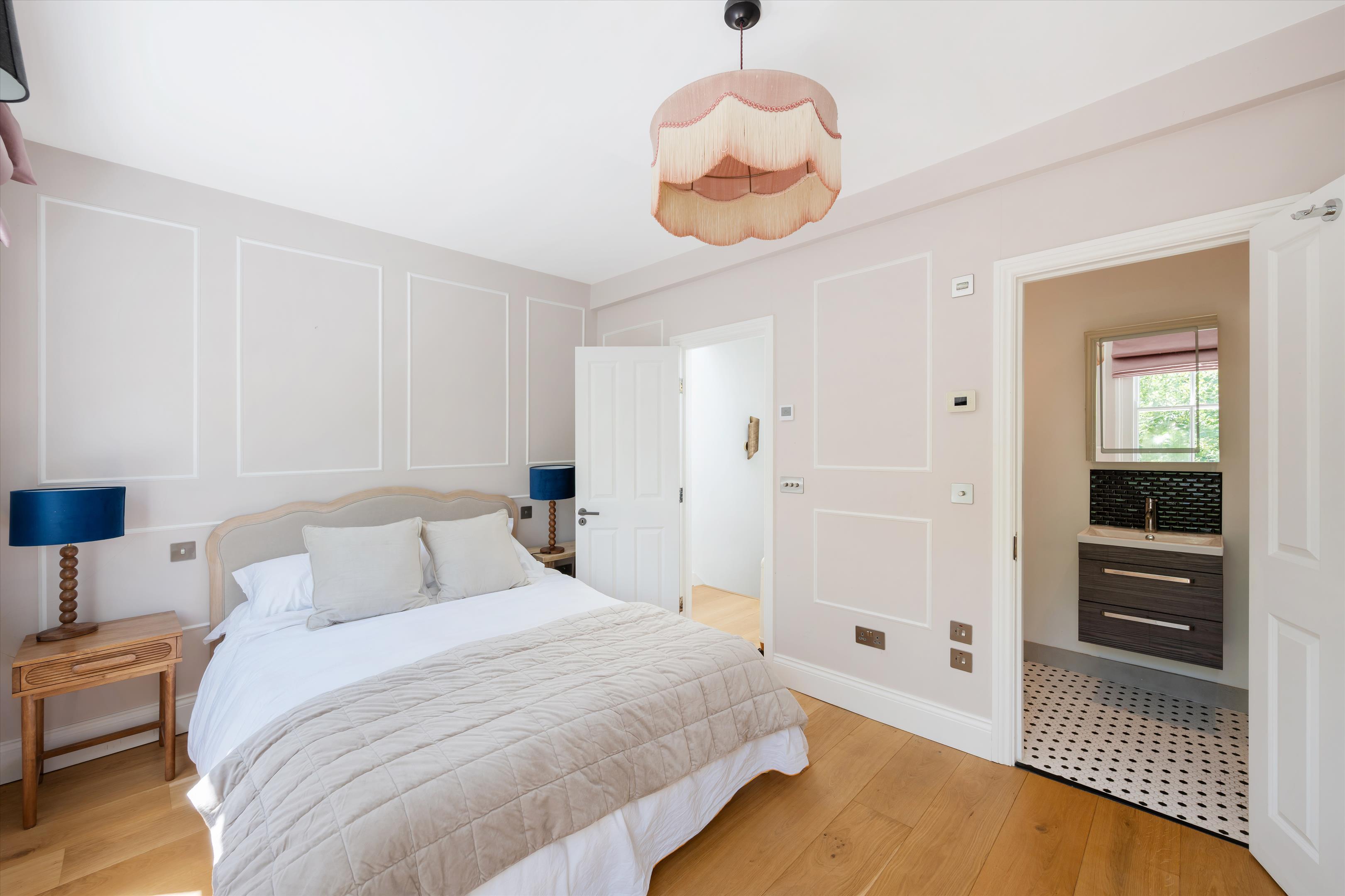 Wildwood Grove, Hampstead, London NW3