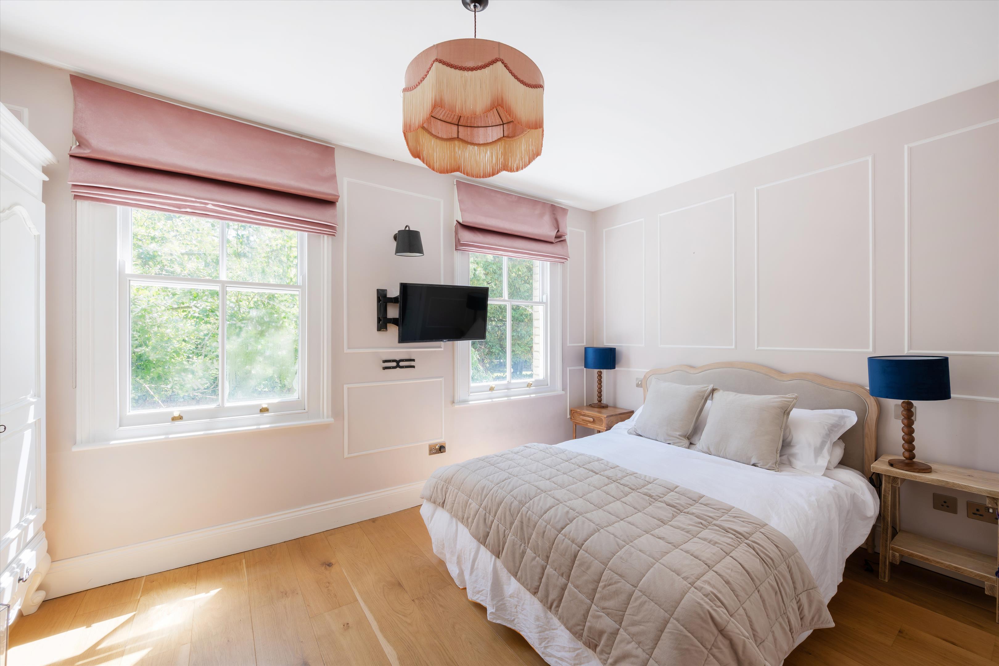 Wildwood Grove, Hampstead, London NW3