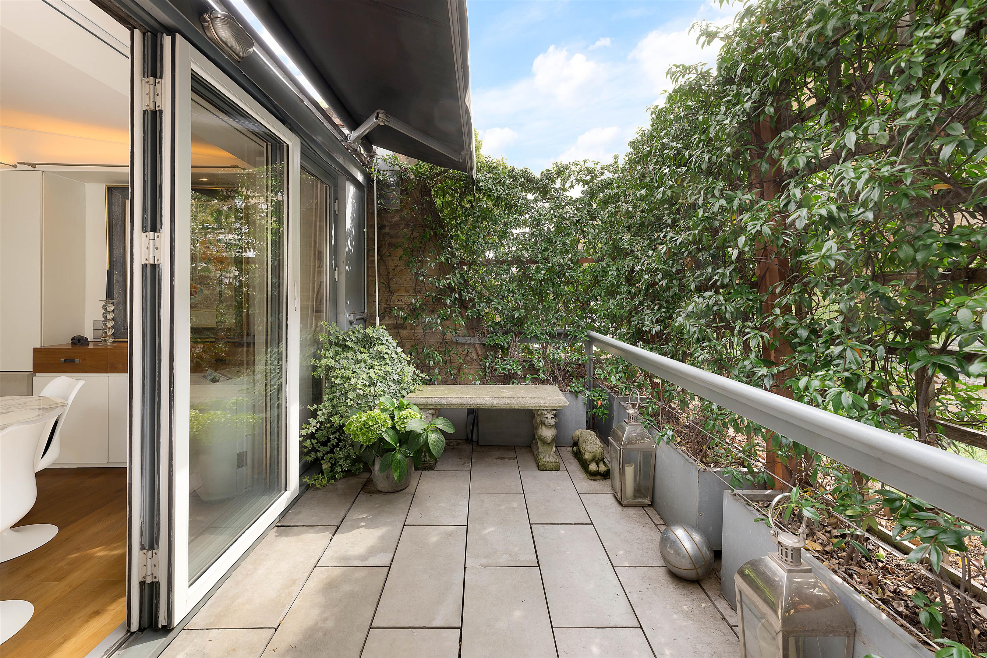Cadogan Lane, London SW1X