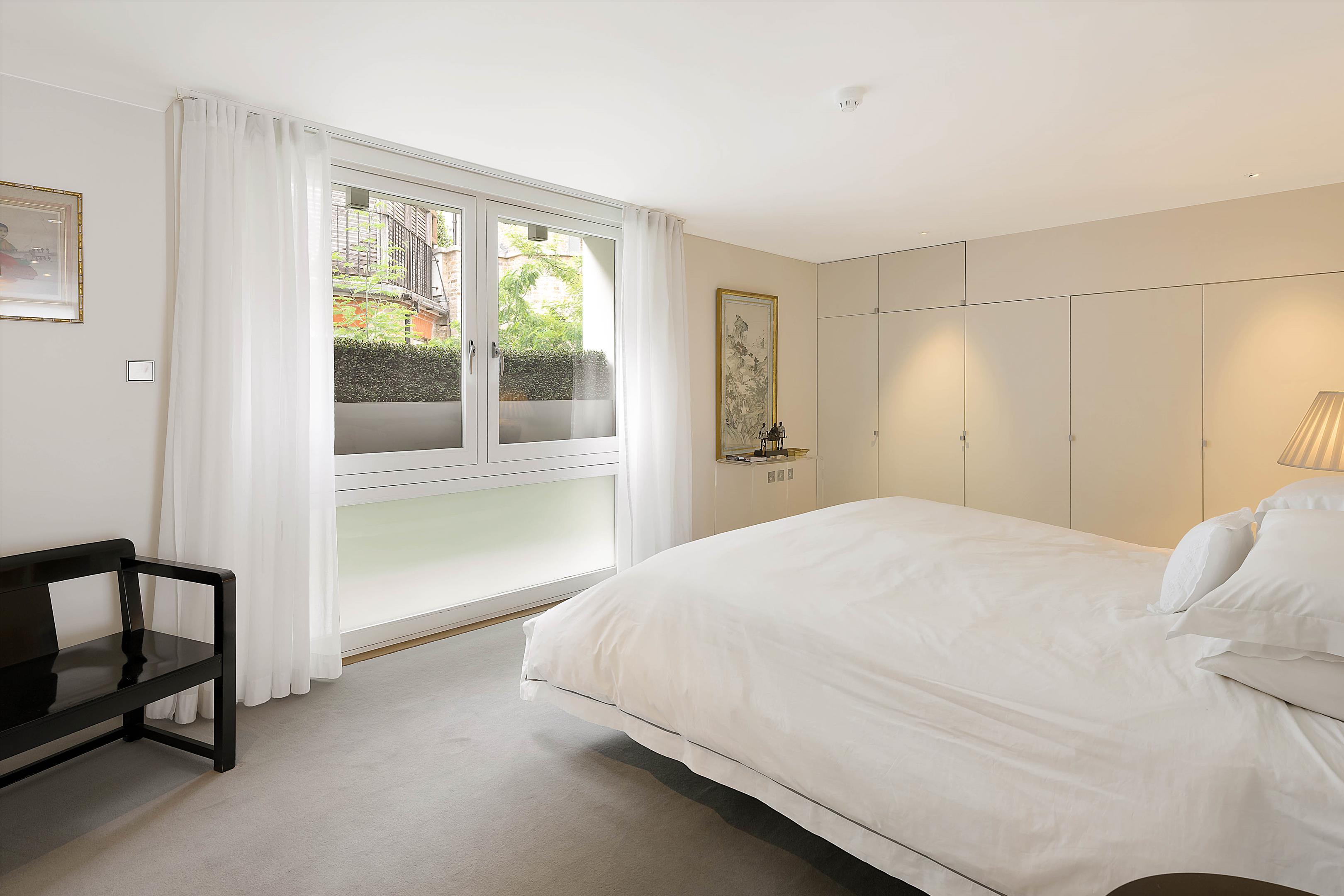 Cadogan Lane, London SW1X
