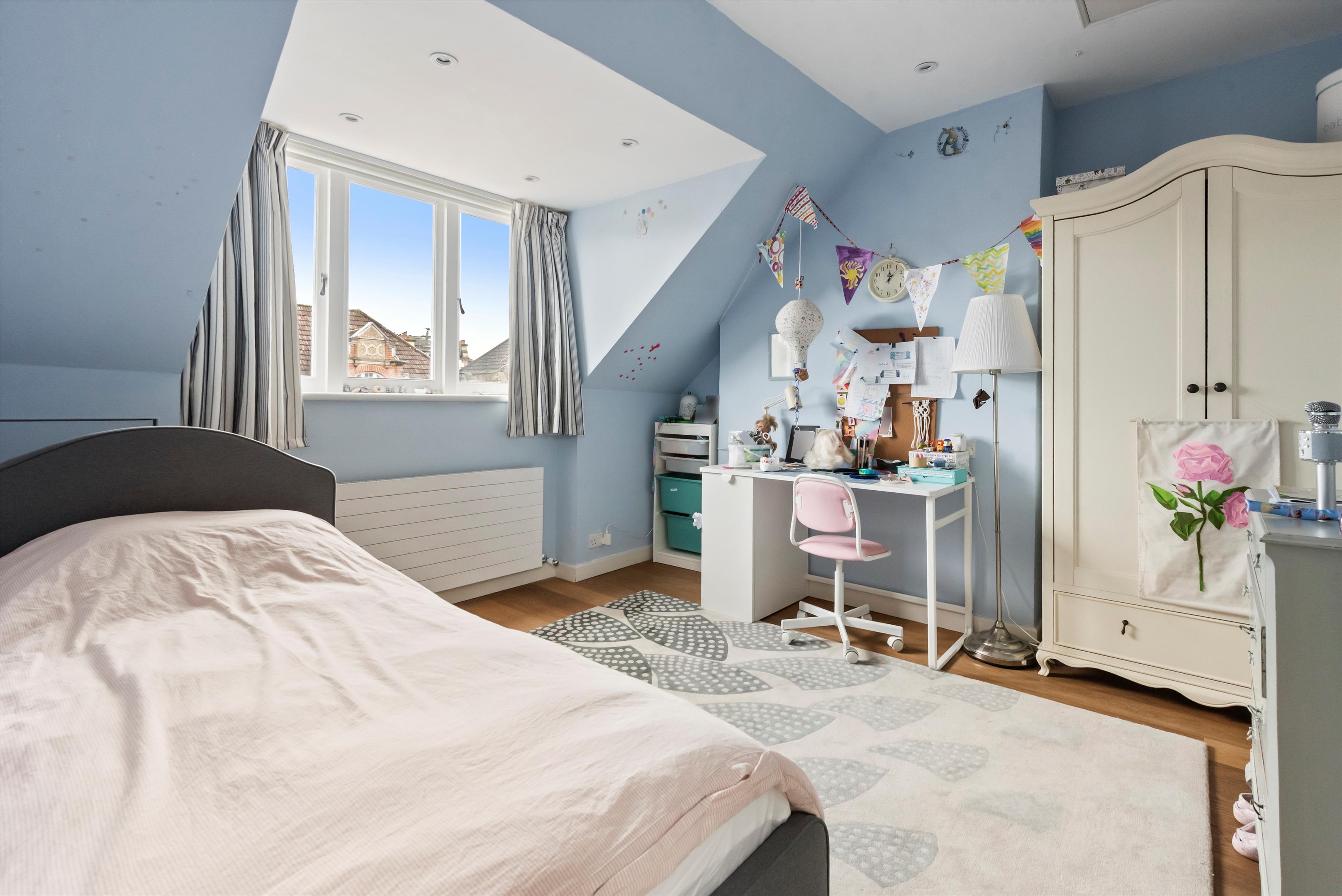 Esmond Road, London W4