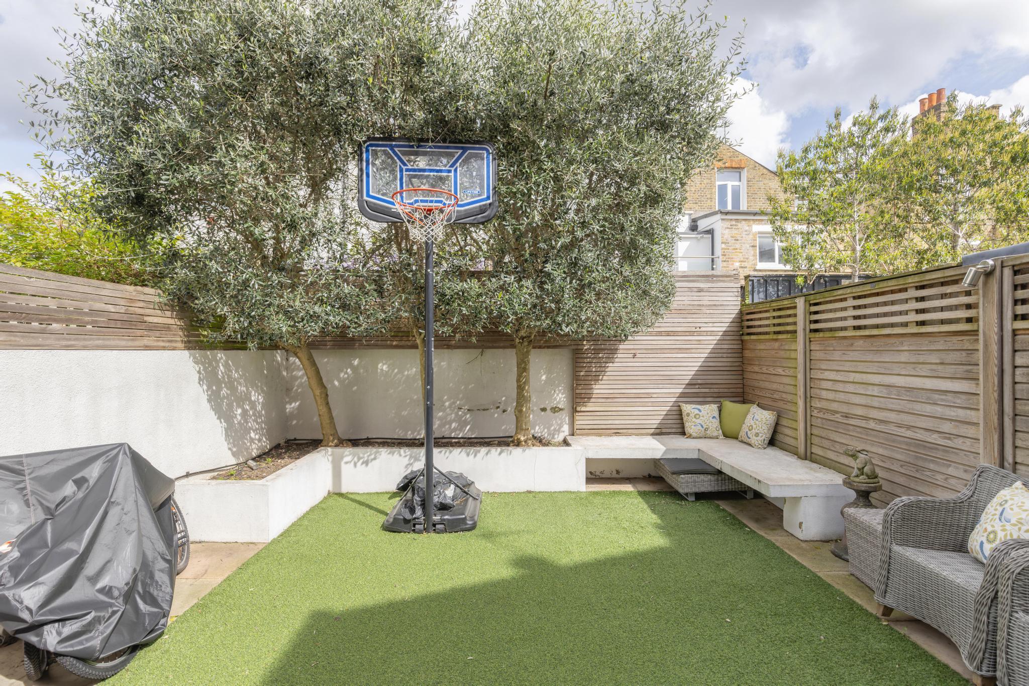 Guion Road, London SW6