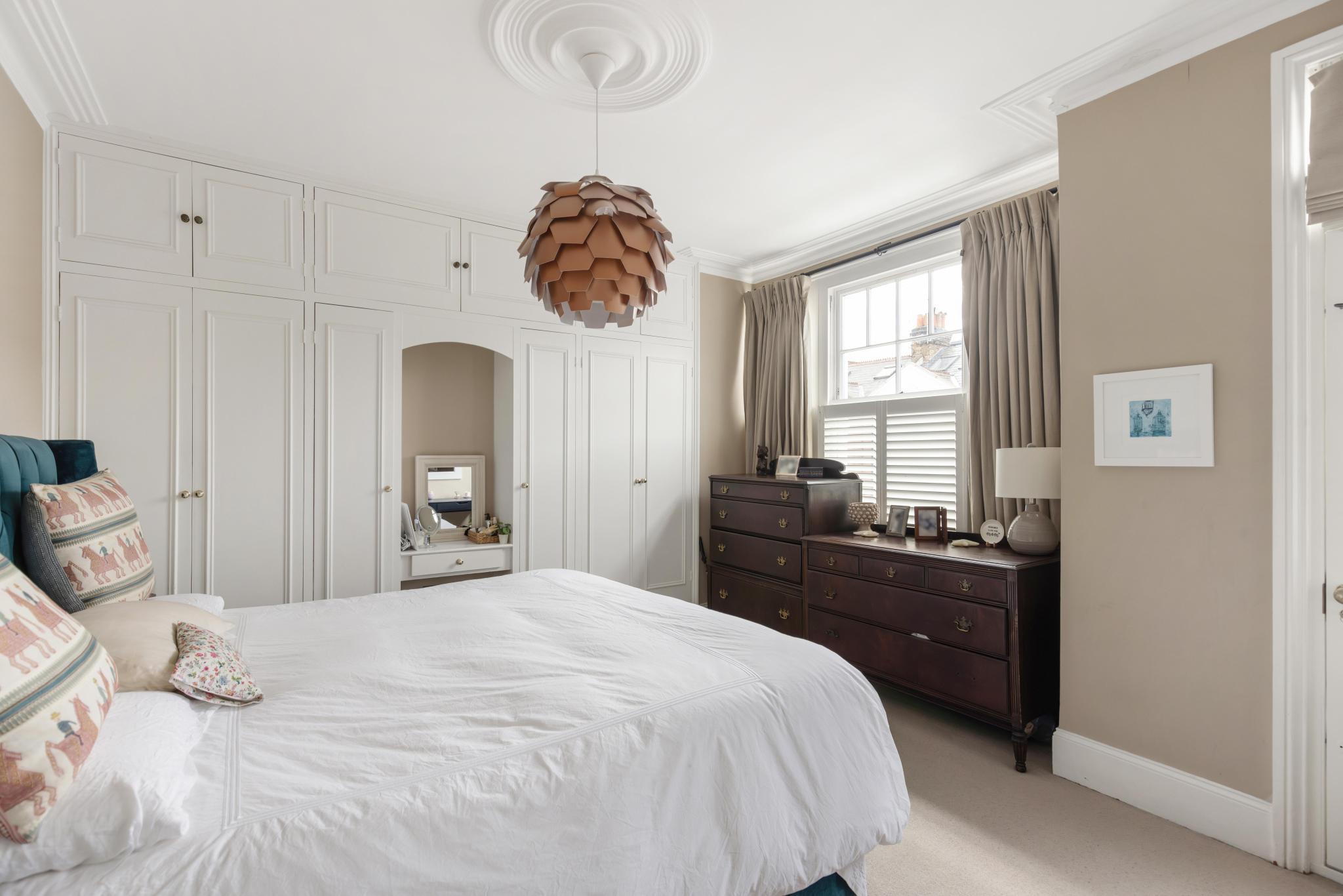 Guion Road, London SW6