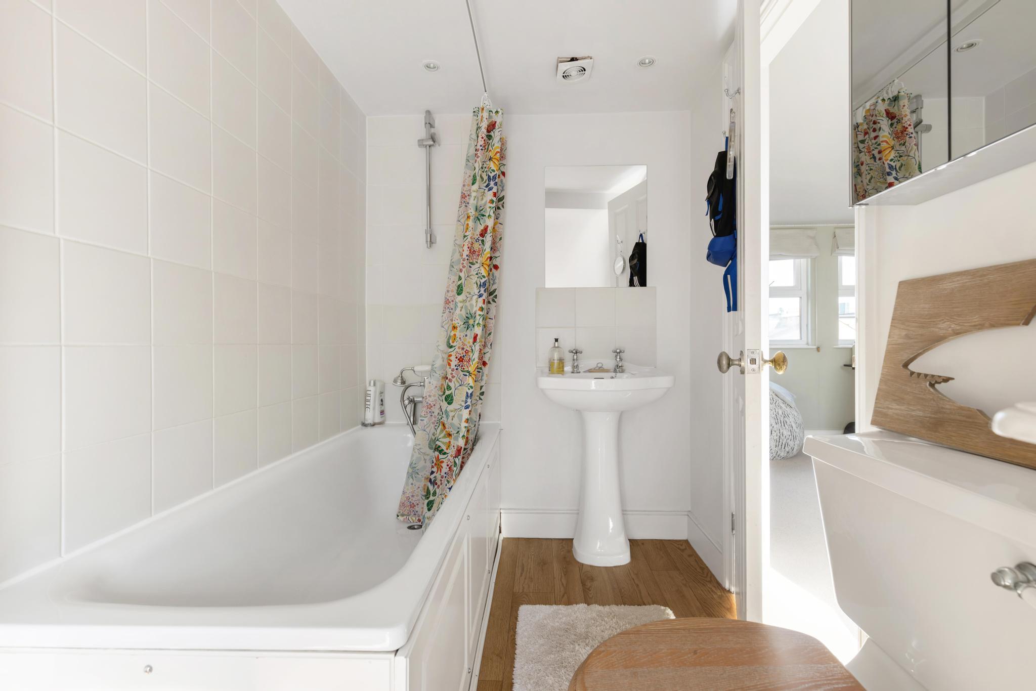 Guion Road, London SW6