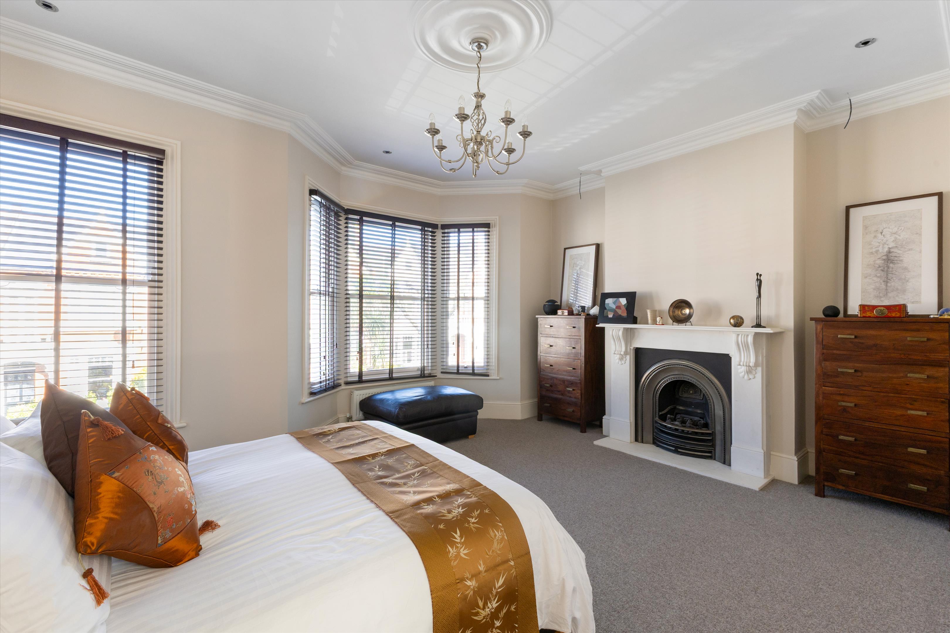 Crescent Lane, London, SW4