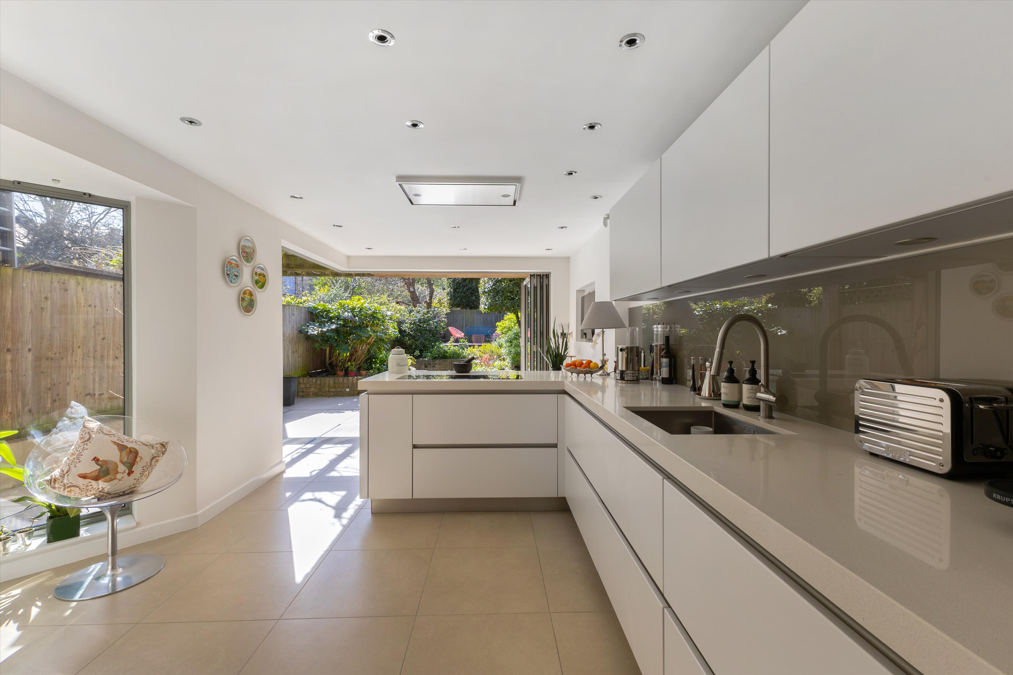 Crescent Lane, London, SW4