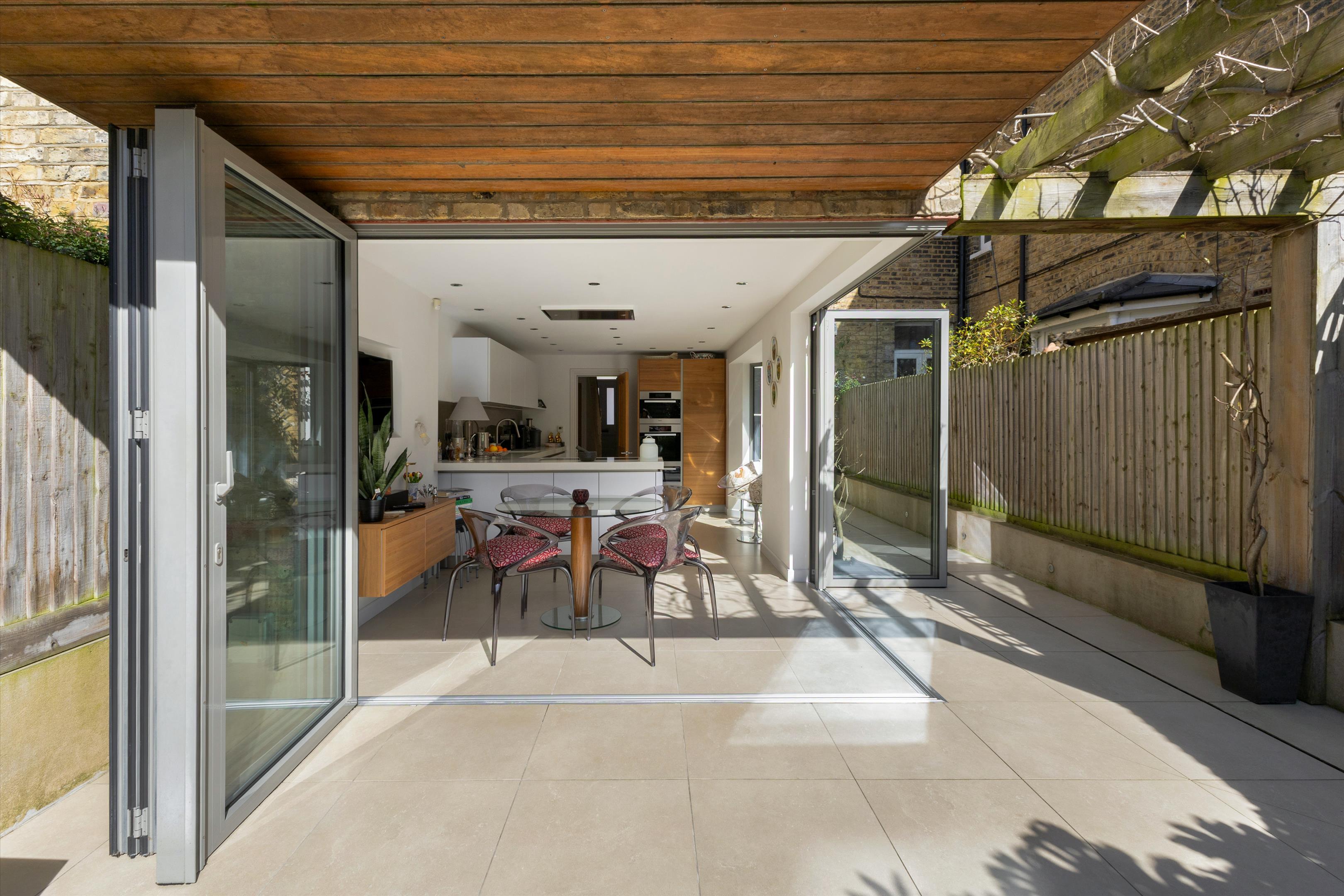 Crescent Lane, London, SW4