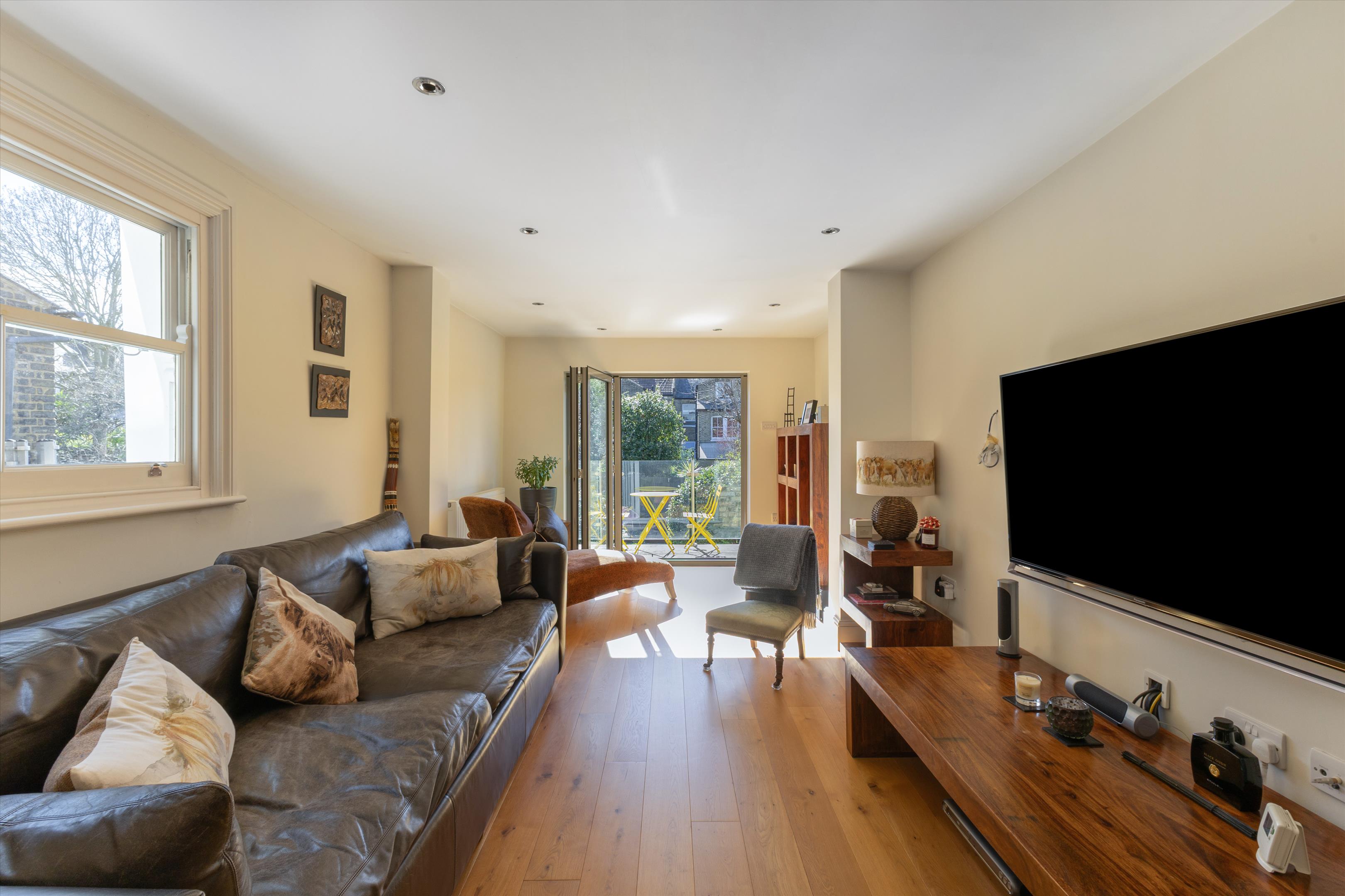 Crescent Lane, London, SW4