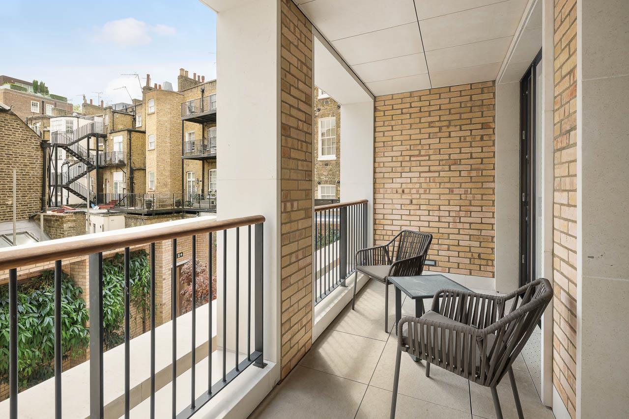 Knightsbridge Gate, Knightsbridge, London, SW1X 7RB
