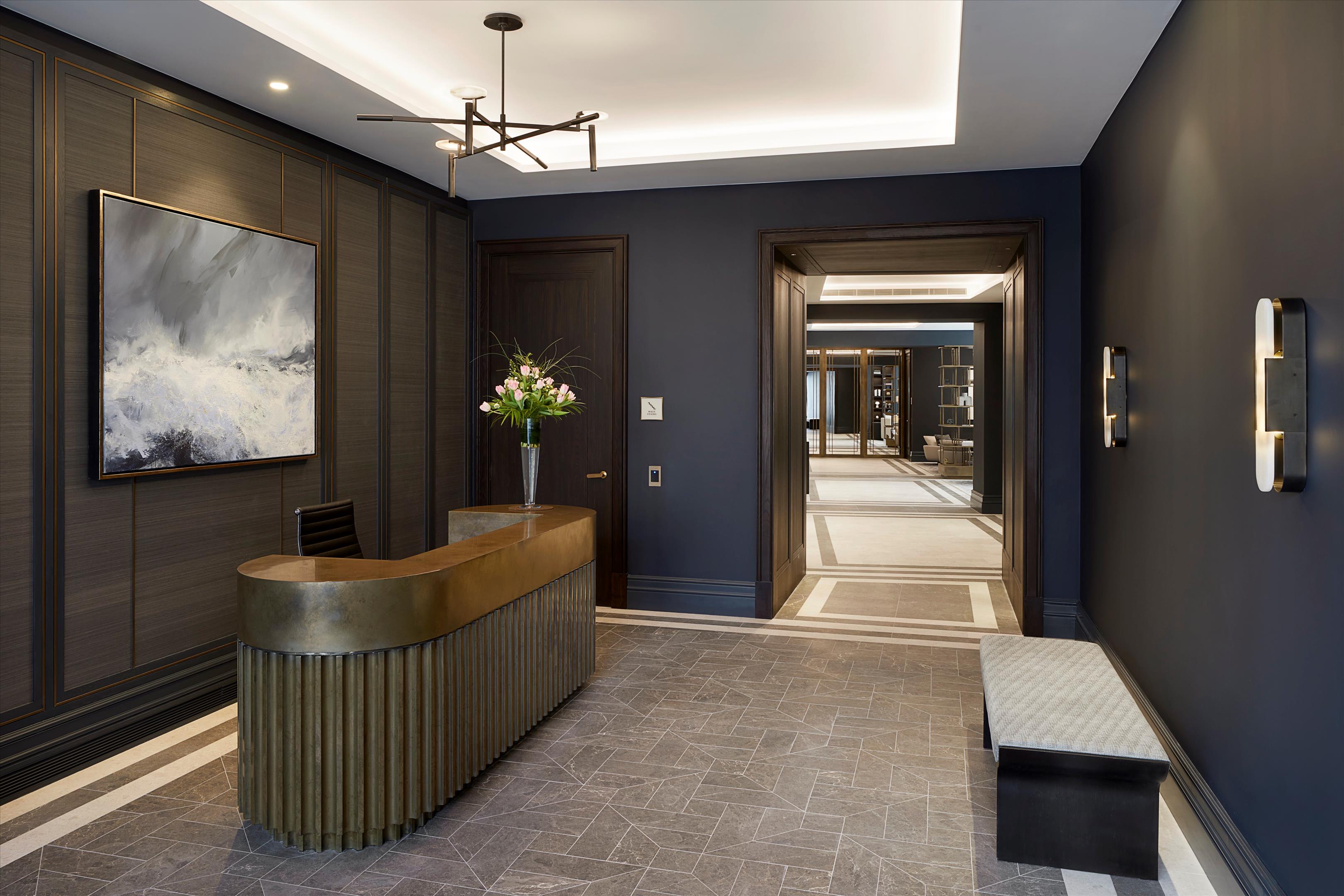 Knightsbridge Gate, Knightsbridge, London, SW1X 7RB