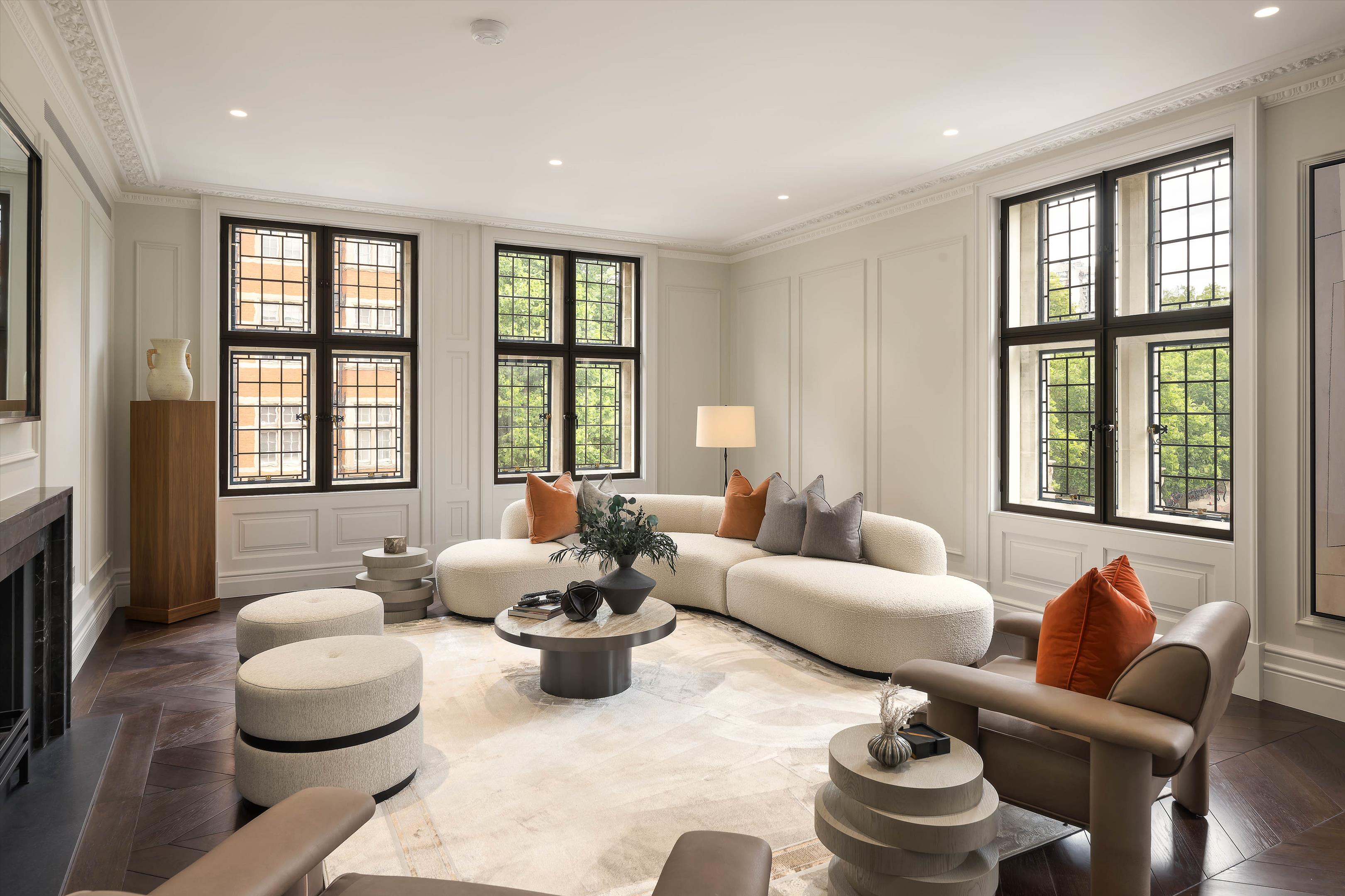 55 Knightsbridge Gate, Knightsbridge, London, SW1X 7BF.