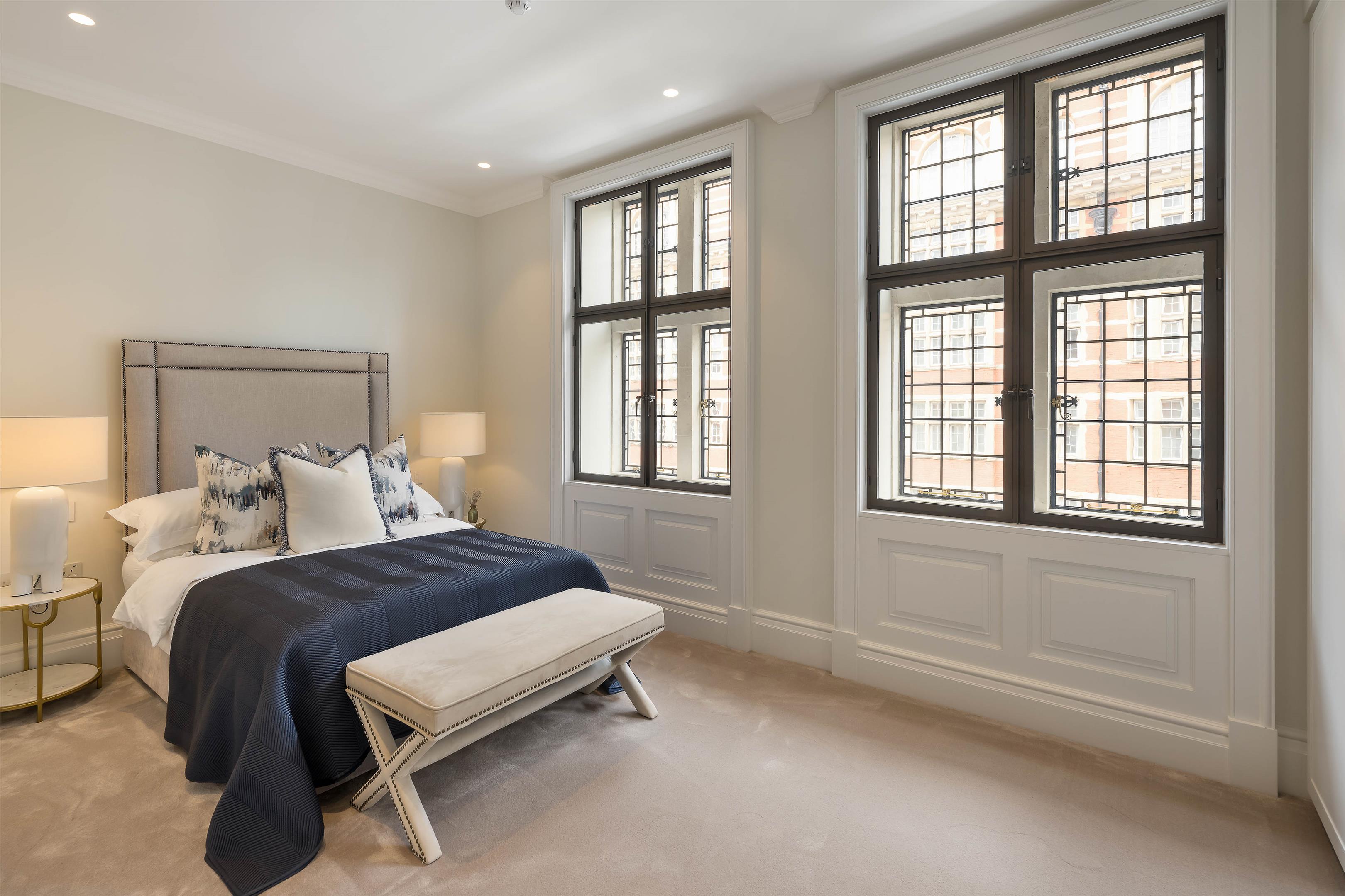 55 Knightsbridge Gate, Knightsbridge, London, SW1X 7BF.