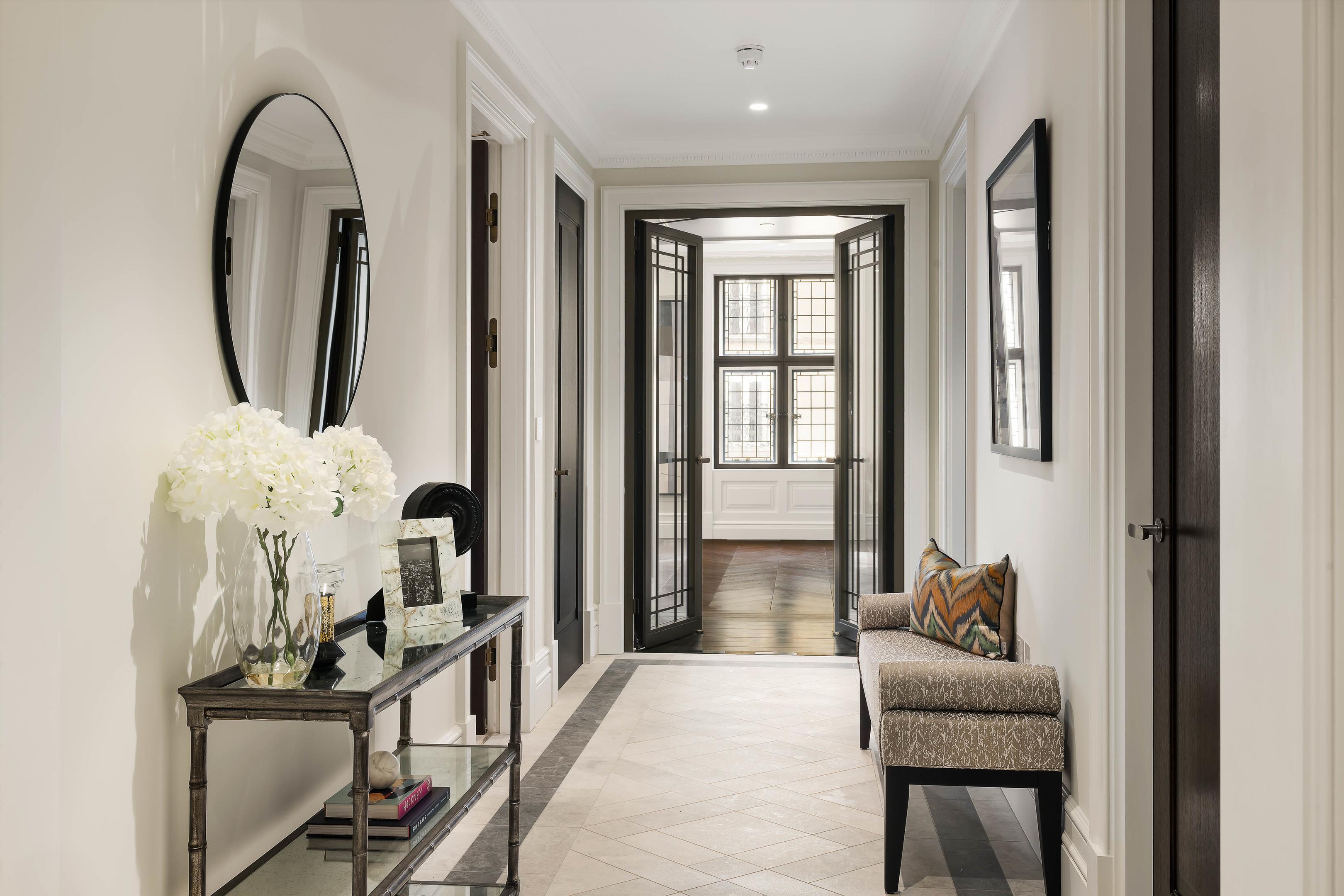 55 Knightsbridge Gate, Knightsbridge, London, SW1X 7BF.