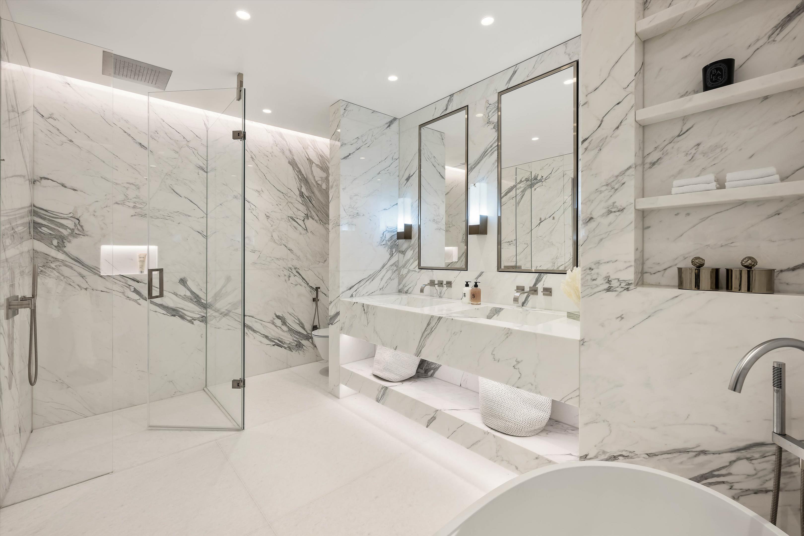 55 Knightsbridge Gate, Knightsbridge, London, SW1X 7BF.