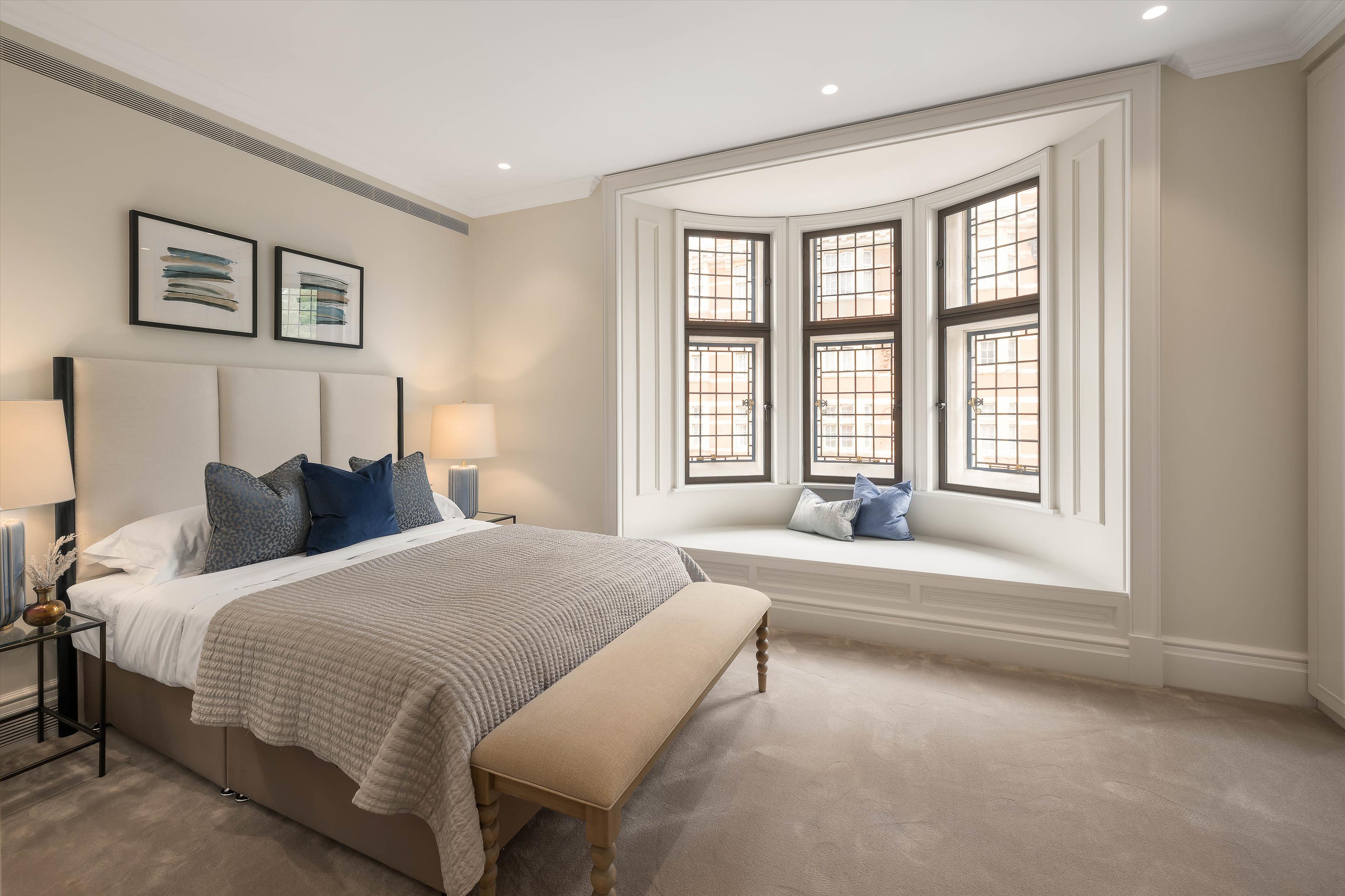 55 Knightsbridge Gate, Knightsbridge, London, SW1X 7BF.