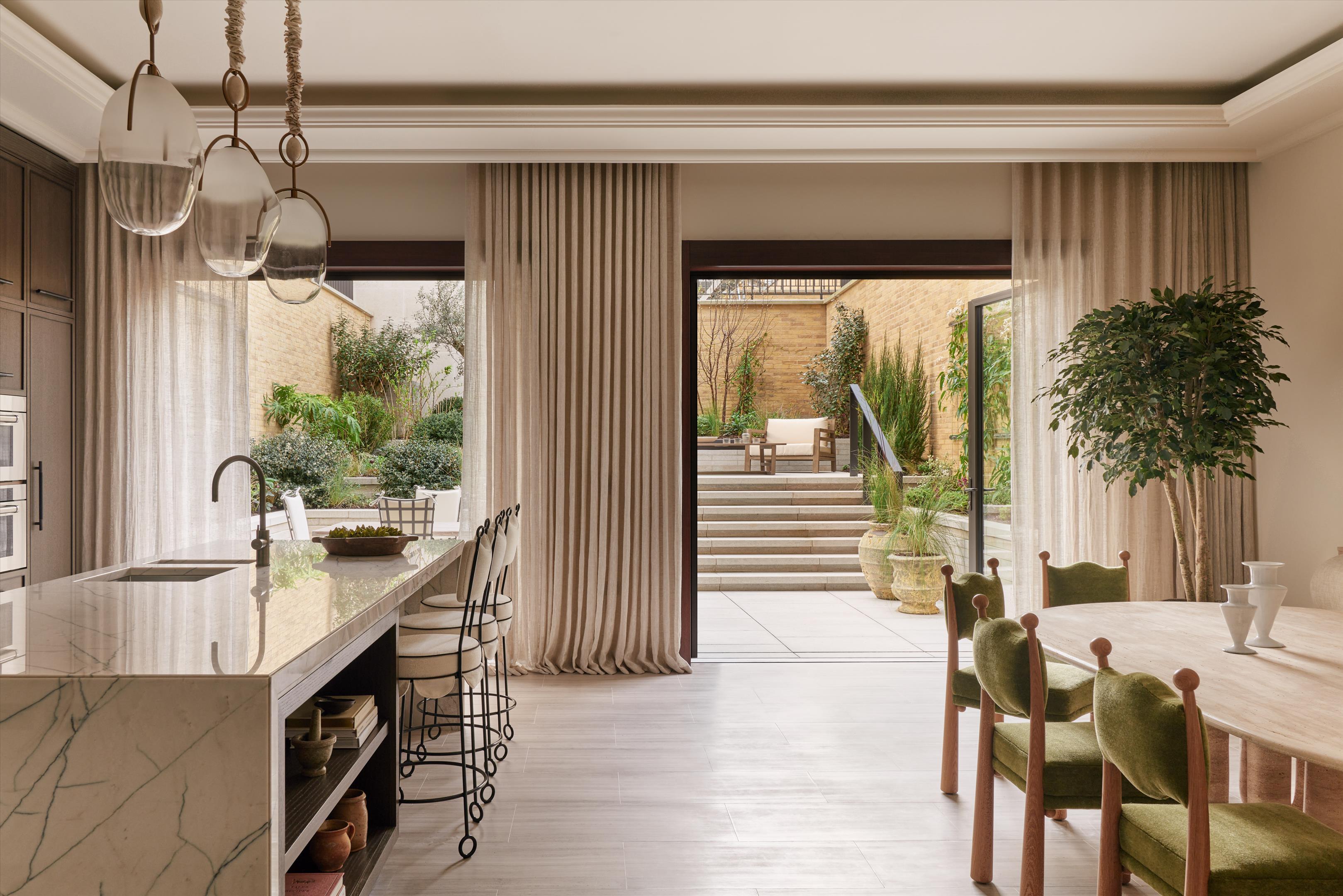 4 Mulberry Square, Chelsea Barracks, Belgravia, London, SW1W 8BQ