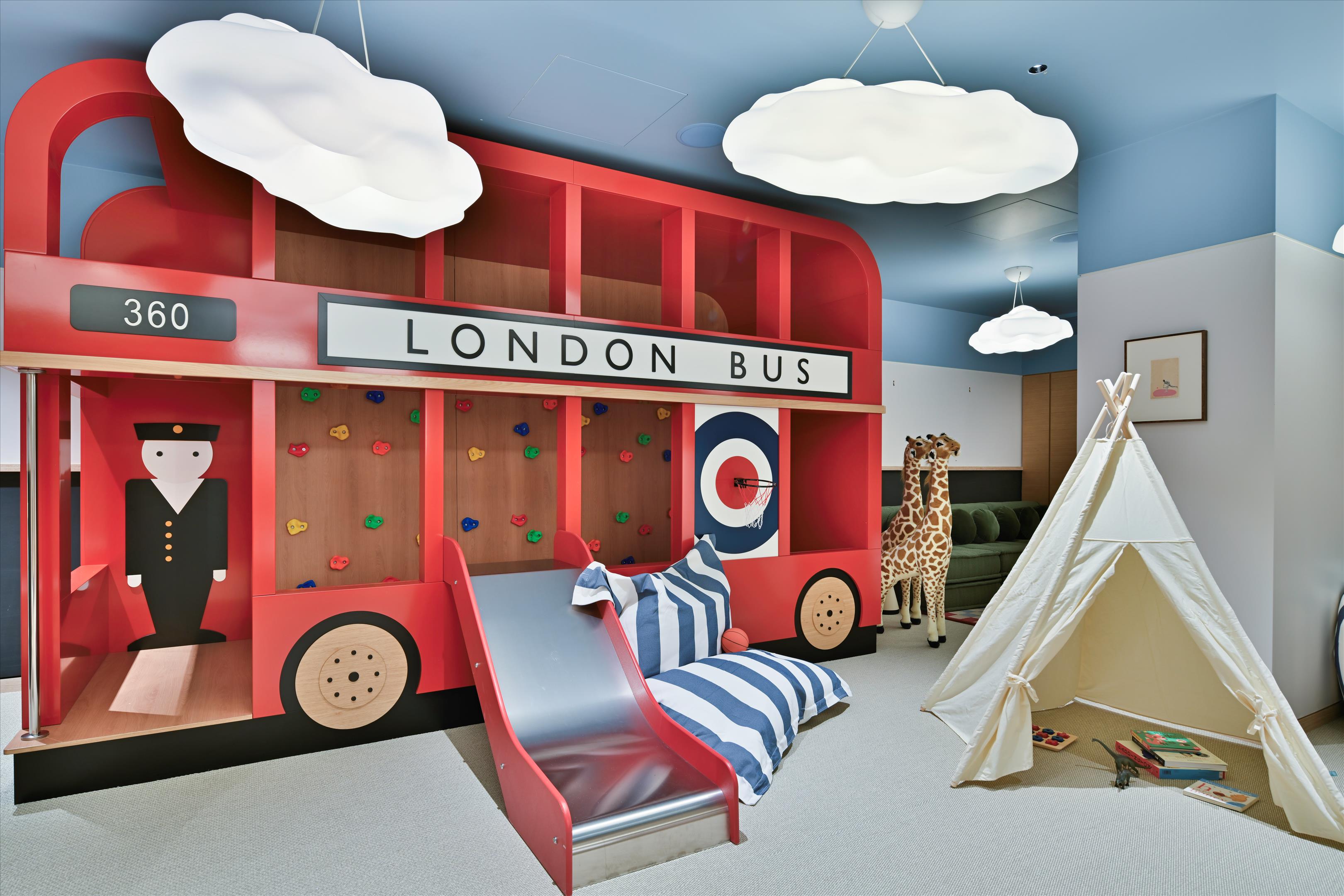 Nine Mulberry Square, Chelsea Barracks, Pimlico Road, Belgravia, London, SW1W 8BQ