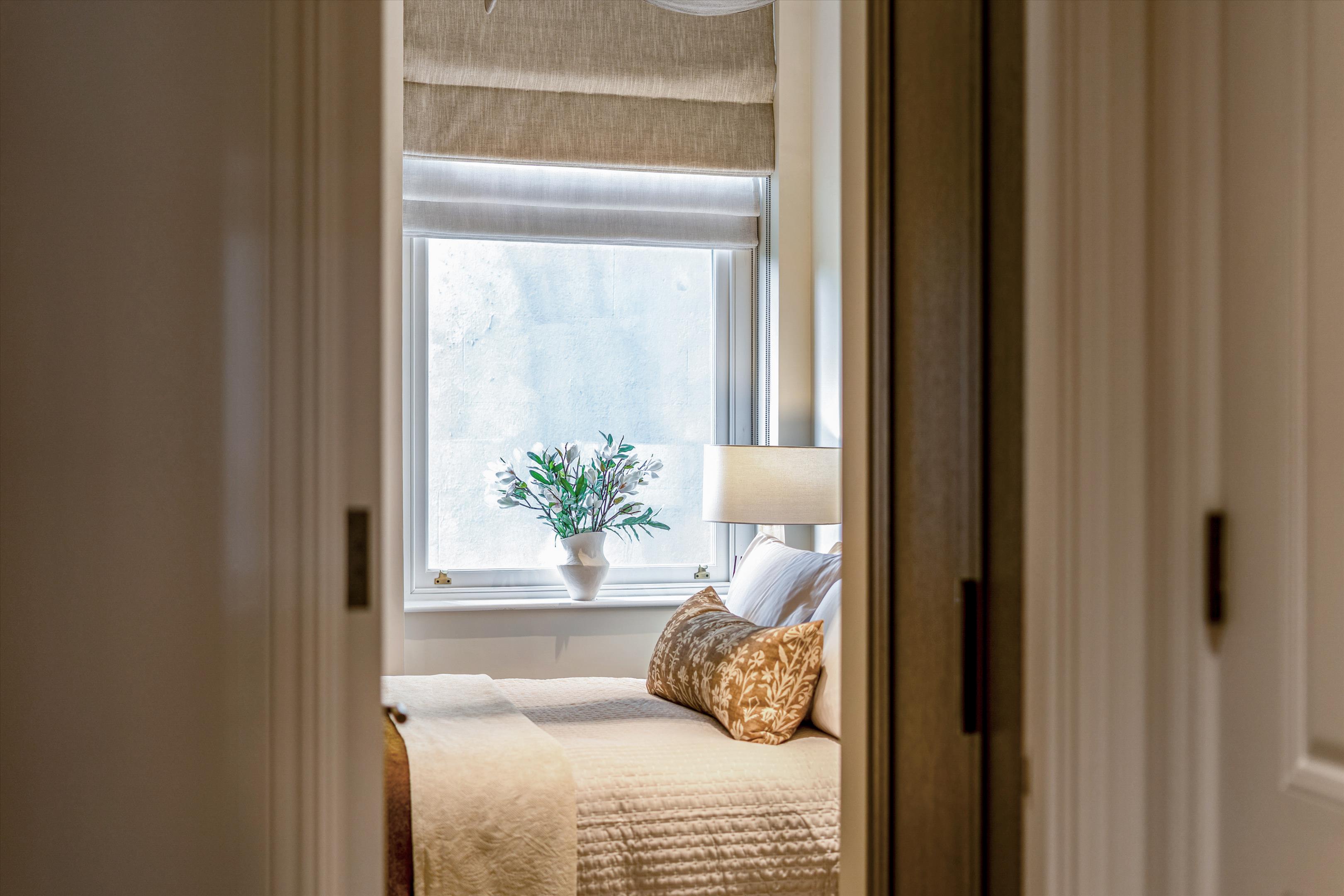 Allen House, 8 Allen Street, Kensington, London, W8 6BH