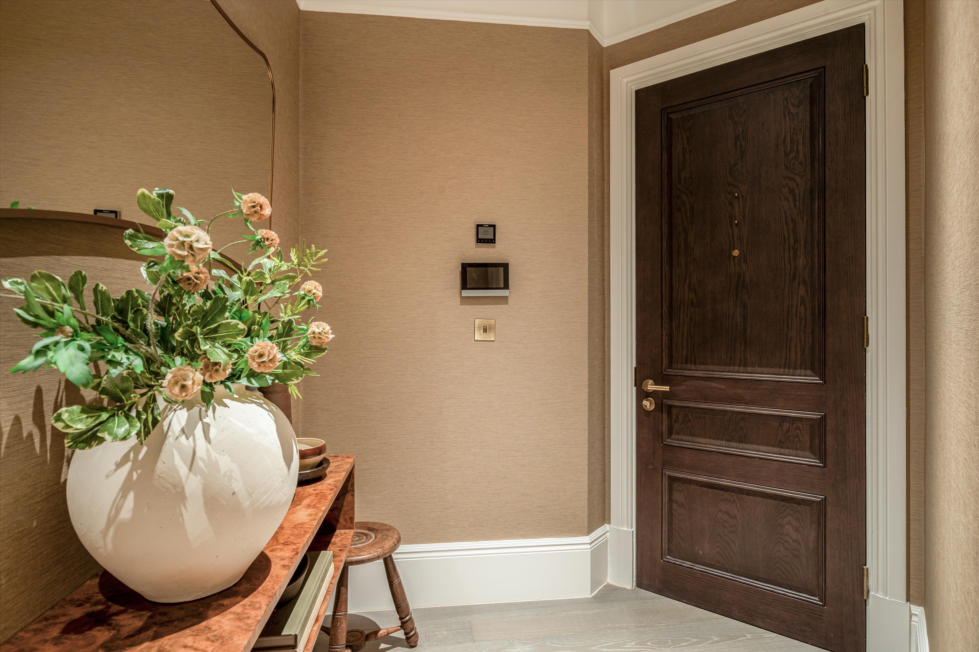Allen House, 8 Allen Street, Kensington, London, W8 6BH