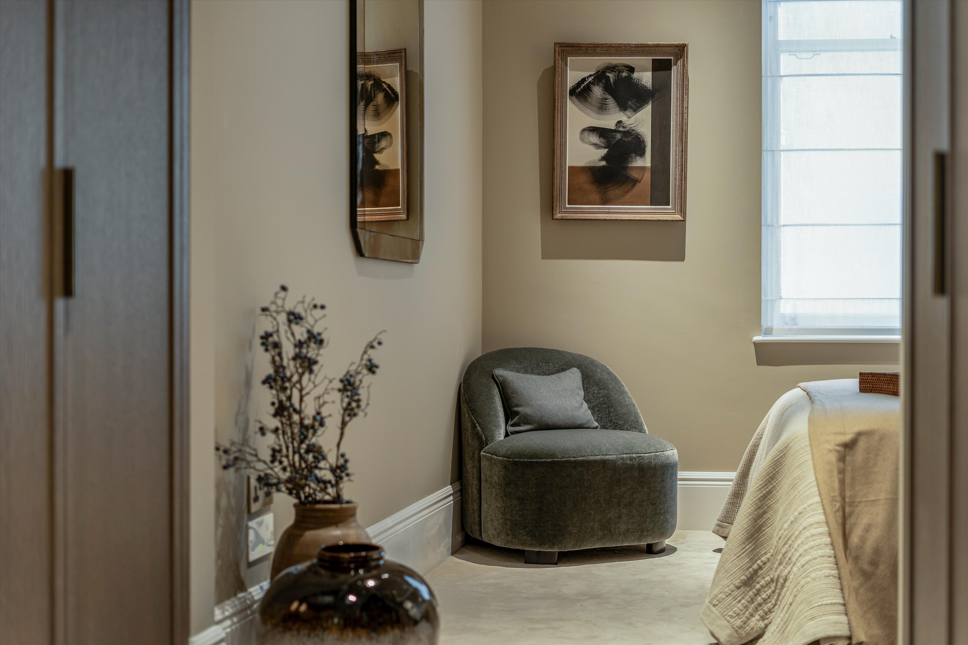 Allen House, 8 Allen Street, Kensington, London, W8 6BH