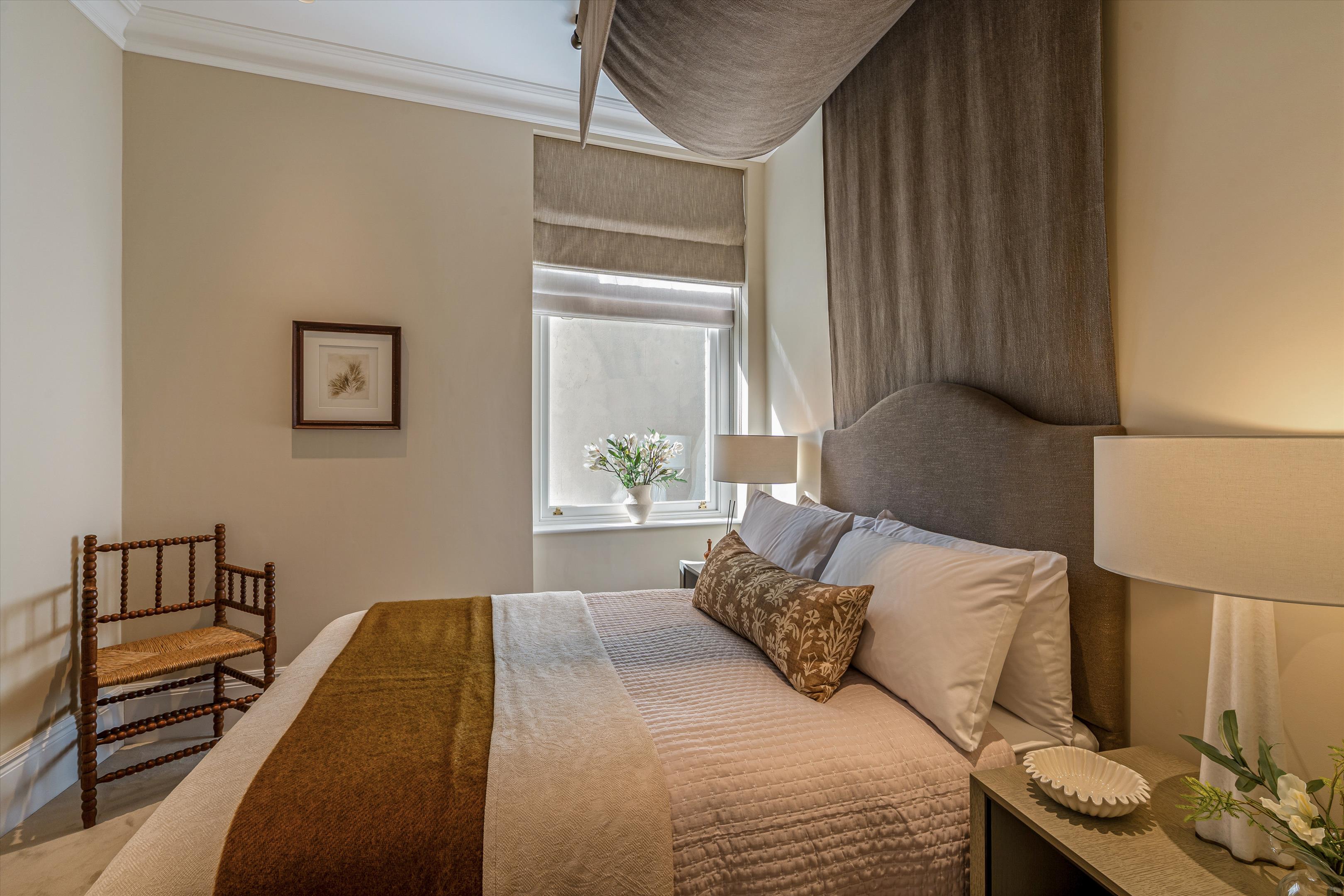 Allen House, 8 Allen Street, Kensington, London, W8 6BH