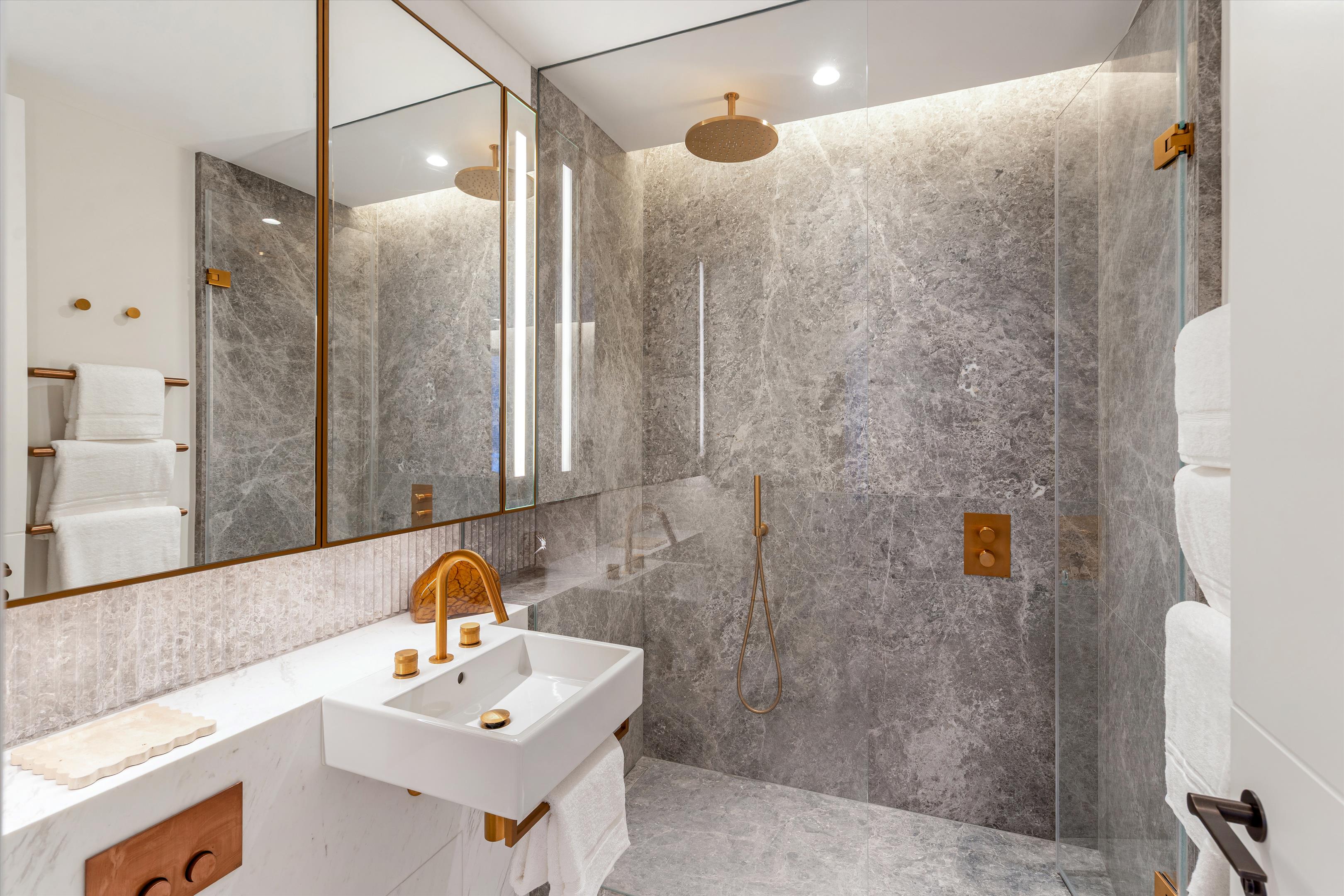 One Carrington Street, Mayfair, London, W1J 7AF