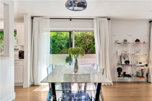 8400 De Longpre AVE Unit: 106