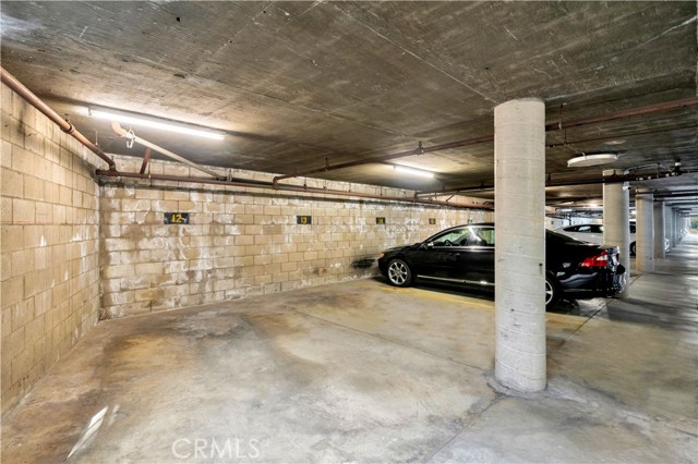 8400 De Longpre AVE Unit: 106