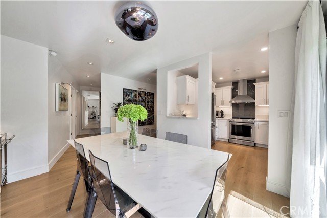 8400 De Longpre AVE Unit: 106